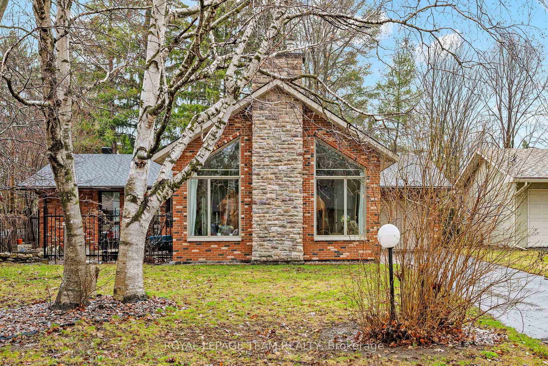 33 Rutherford Crescent Ottawa Ontario Canada Sale residential   Colleen Lyle Real Estate Team