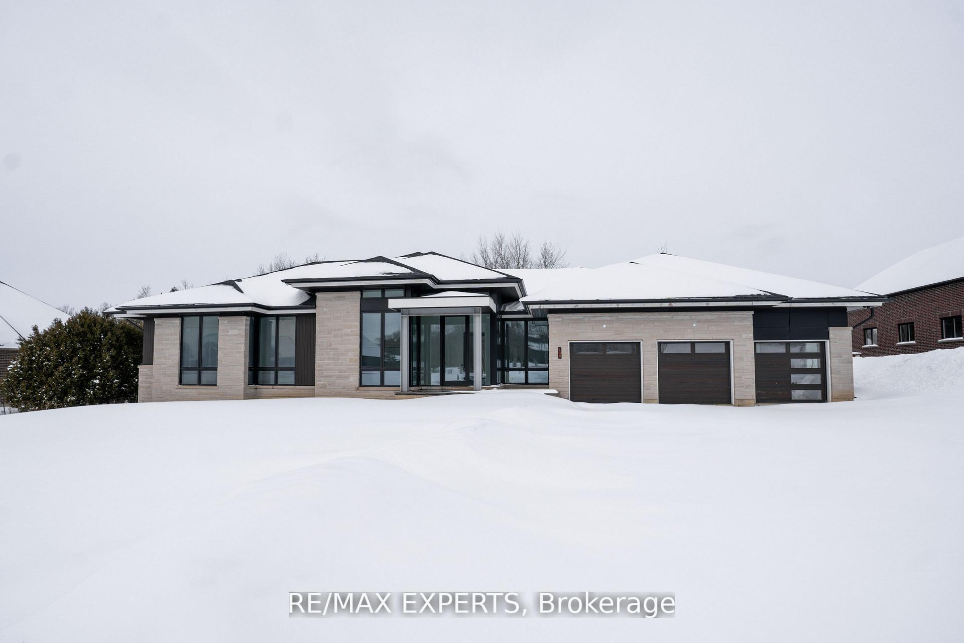 130 Dale Crescent Bradford West Gwillimbury Ontario Canada Sale residential MICHELE STRAZZERI Re/Max Experts, Brokerage*