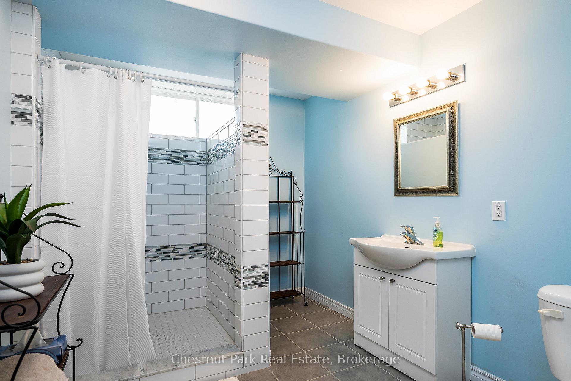 4 Bedroom Single Family Home/House's Image 28