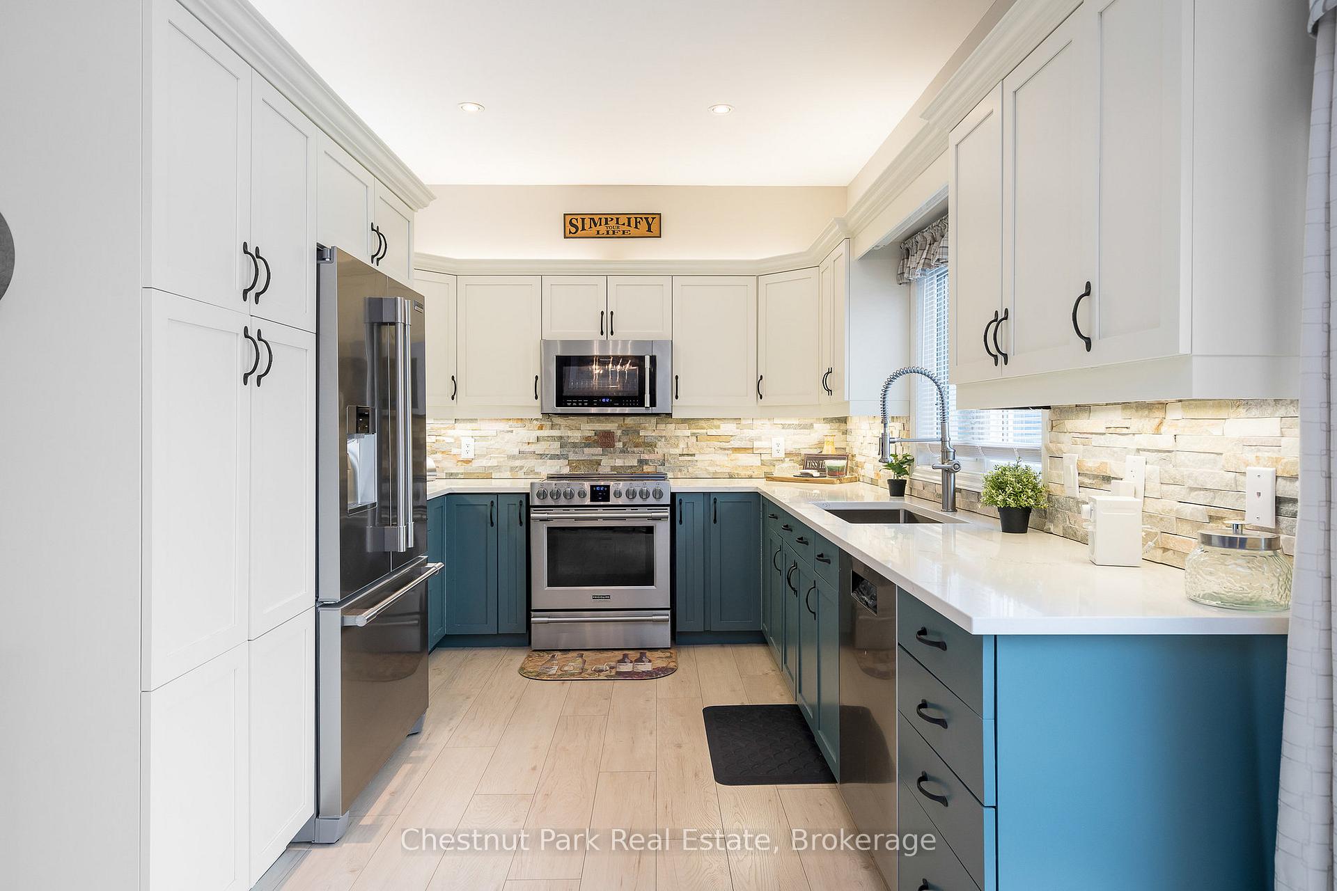 4 Bedroom Single Family Home/House's Image 9