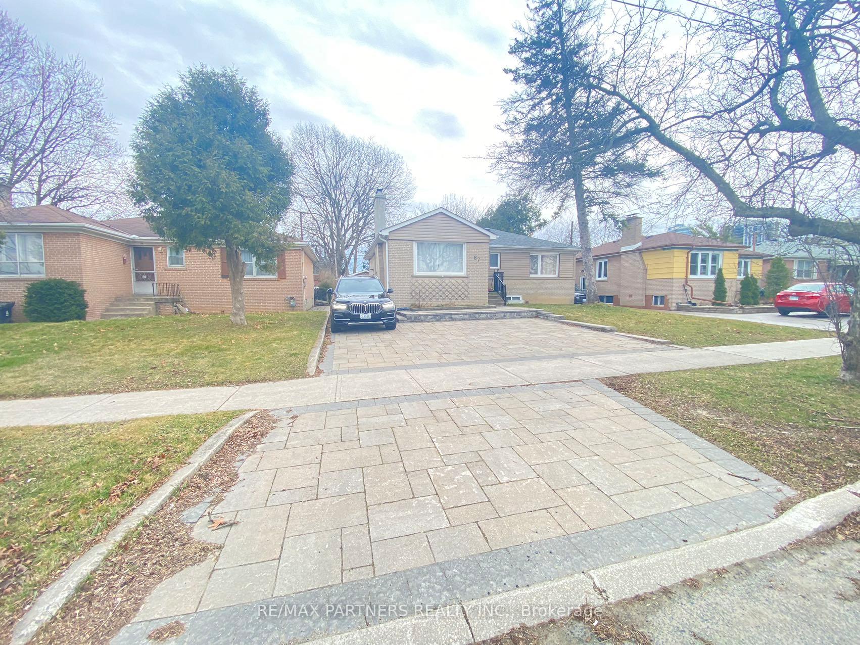 87 Bishop Avenue Toronto Ontario Canada Sale residential Jason Yu Team 地產三兄妹 RE/MAX Partners Realty Inc., Brokerage*