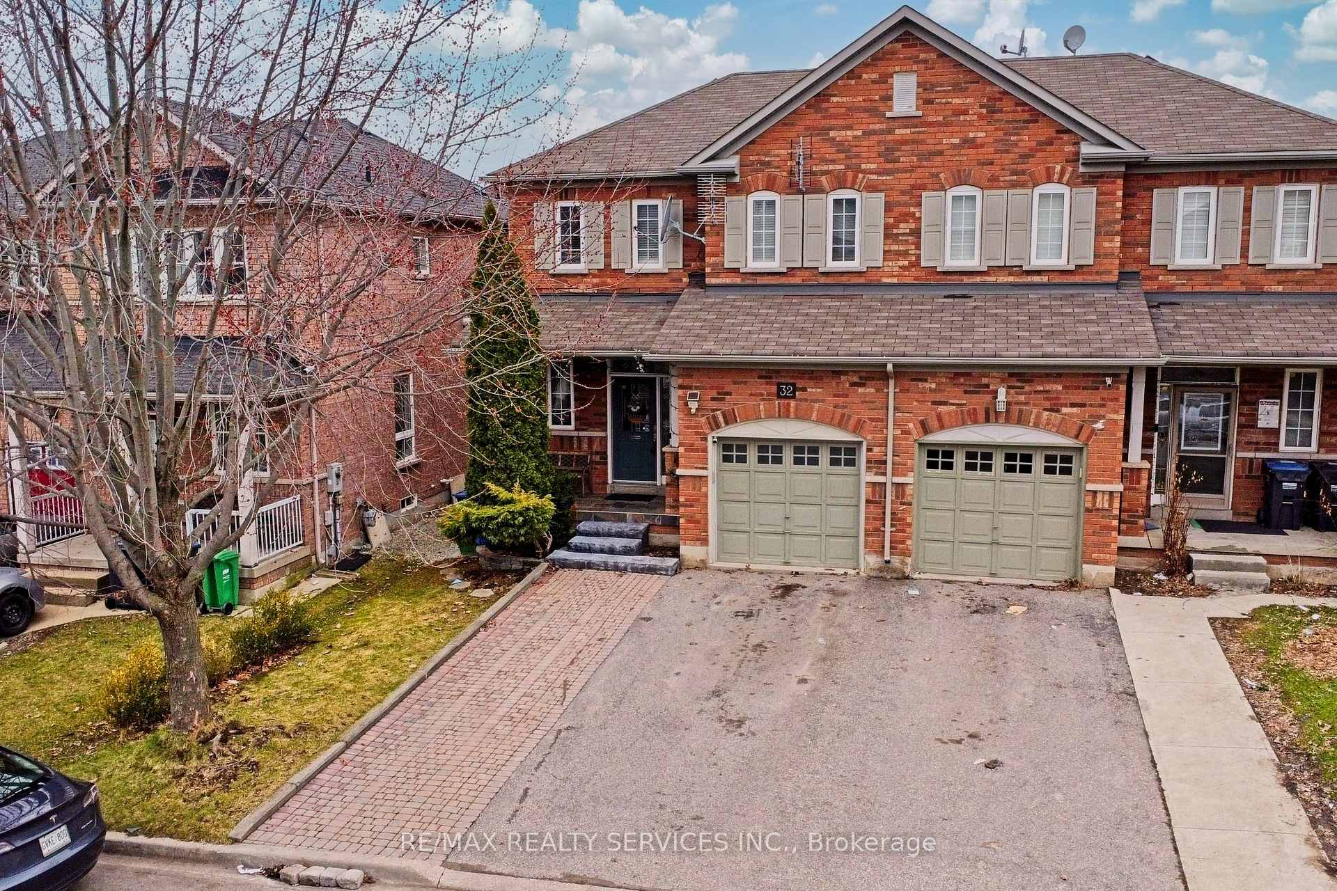 32 Ashdale Road Brampton Ontario Canada Sale residential LARRY PERSAUD RE/MAX Realty Services Inc., Brokerage*