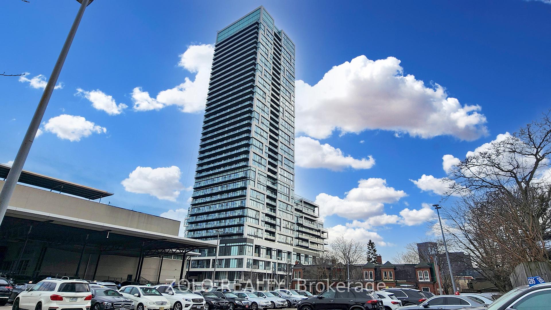 1504 - 5 Defries Street Toronto Ontario Canada Rent residential CATHERINE LIN Zolo Realty, Brokerage *