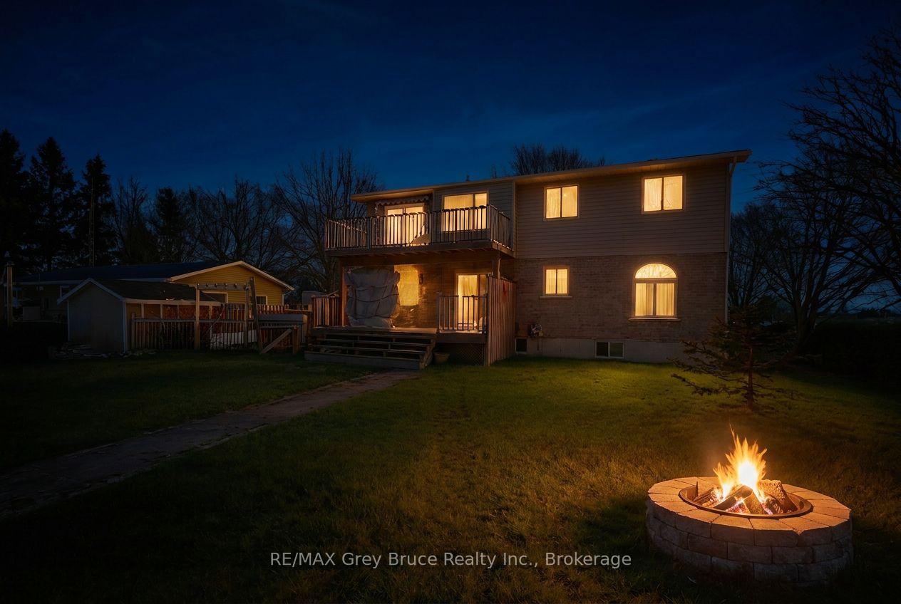 102 Mary Avenue W Georgian Bluffs Ontario Canada Sale residential Kristine Fraser RE/MAX GREY BRUCE REALTY INC Brokerage*