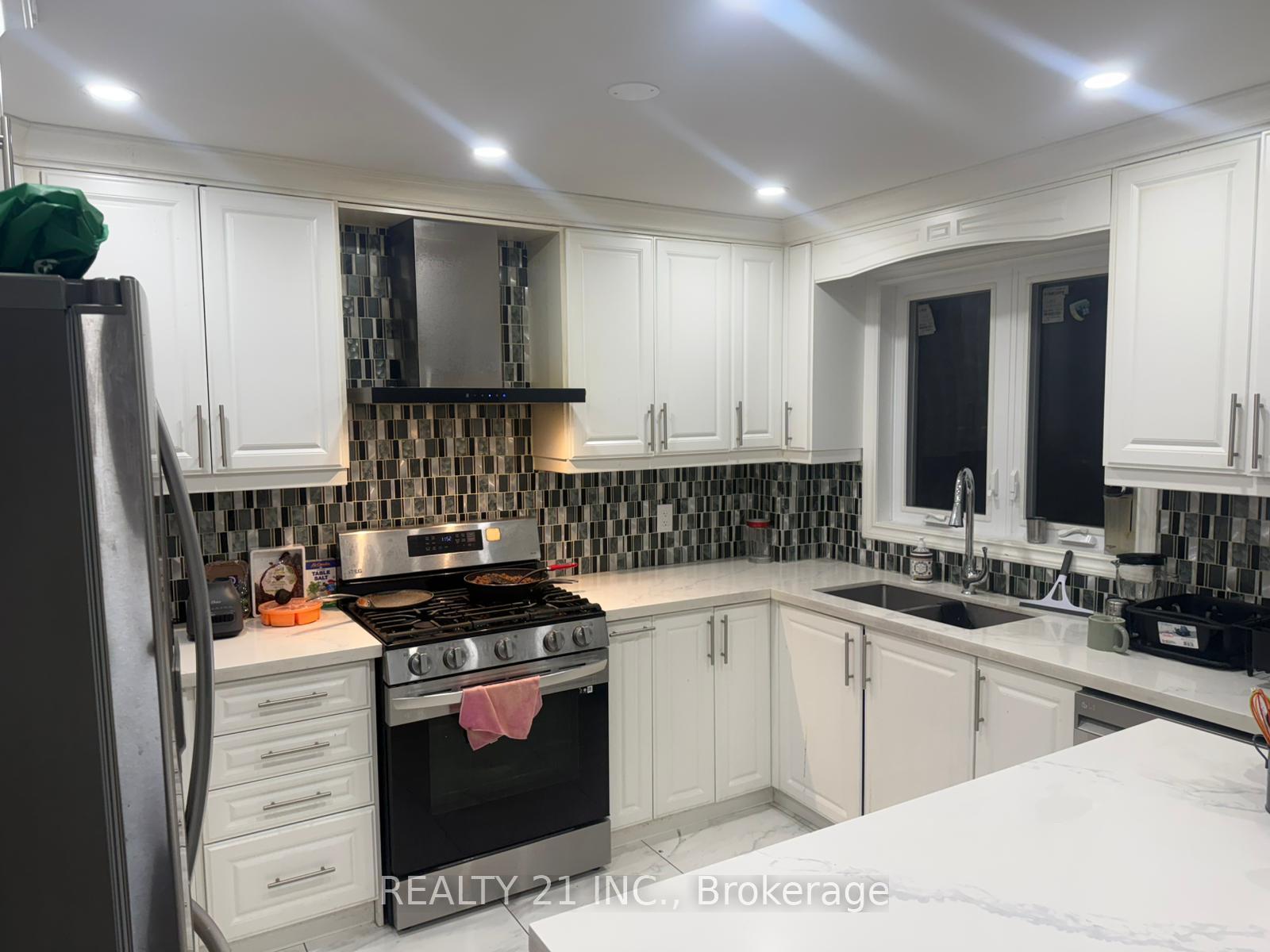 120 Queensbury Avenue Toronto Ontario Canada Sale residential Alex Huang Right at Home Realty, Brokerage*