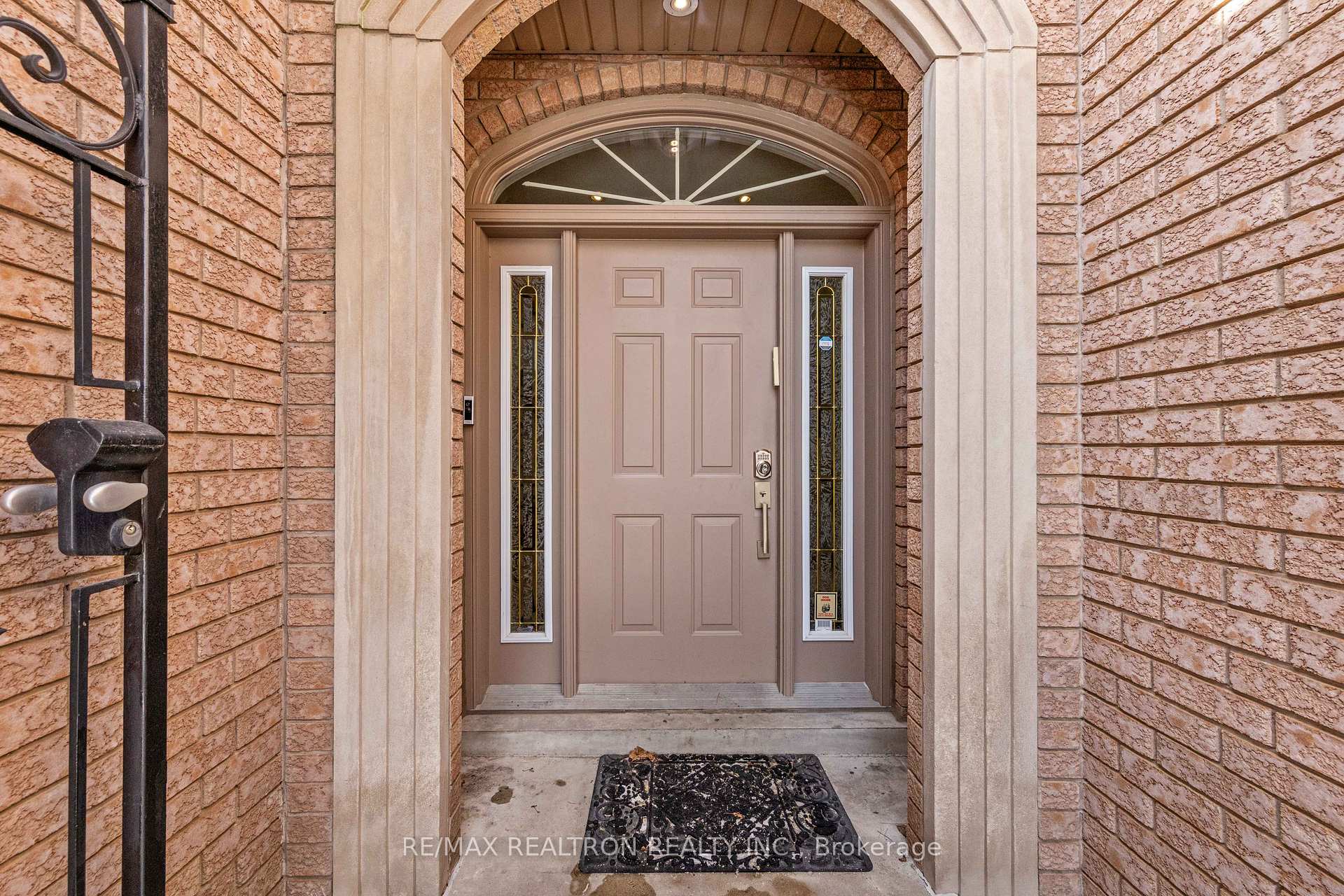 10 Gorman Park Road Toronto Ontario Canada Sale residential Fred Khaddad RE/MAX Realtron Realty Inc., Brokerage*