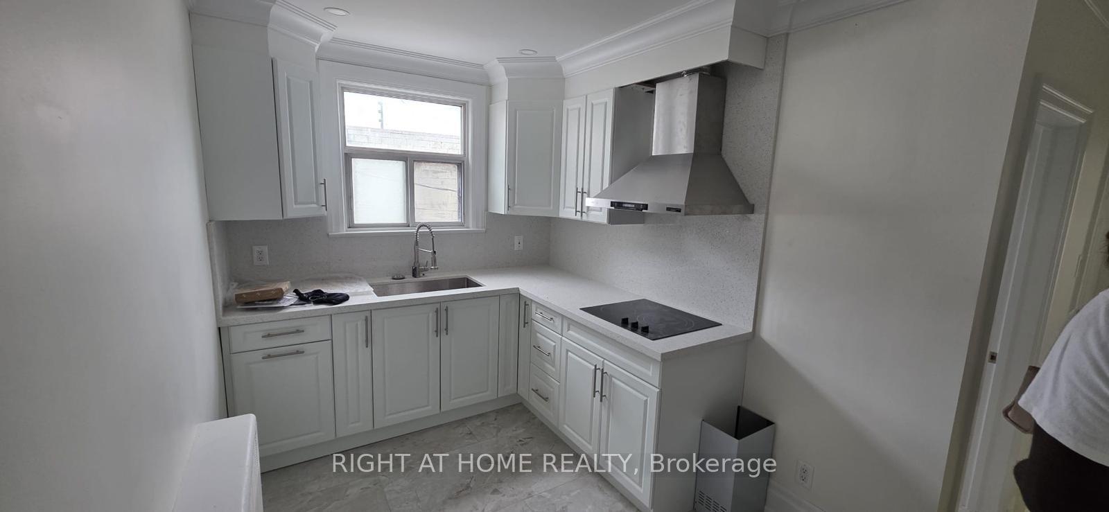 01 - 1782 JANE Street S Toronto Ontario Canada Rent residential Sherine Ishak Right at Home Realty, Brokerage*