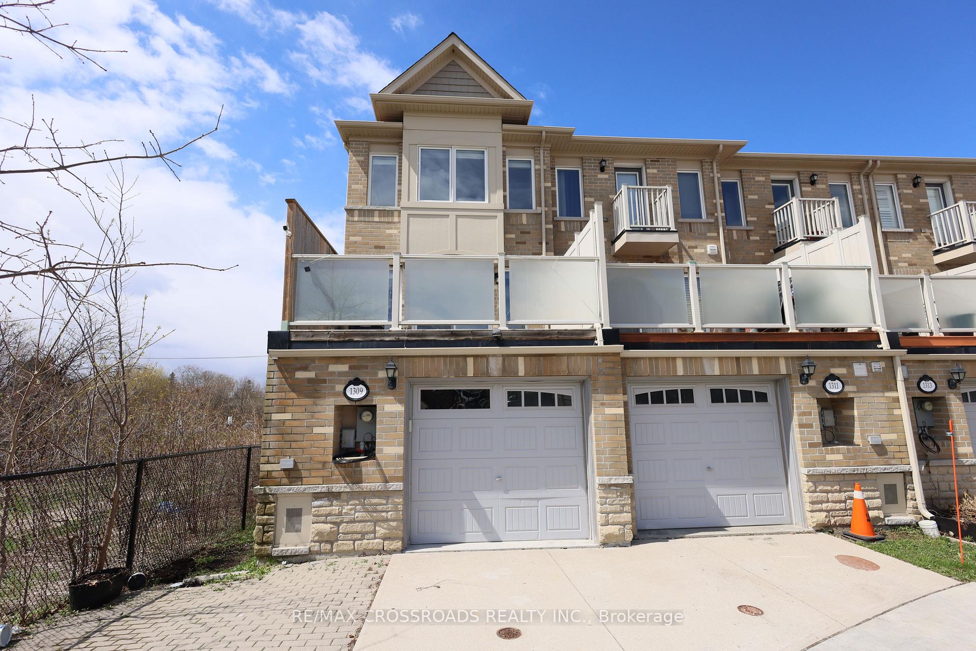 1309 Danforth Road Toronto Ontario Canada Sale residential ISAAC HAN RE/MAX CROSSROADS REALTY INC. Brokerage*