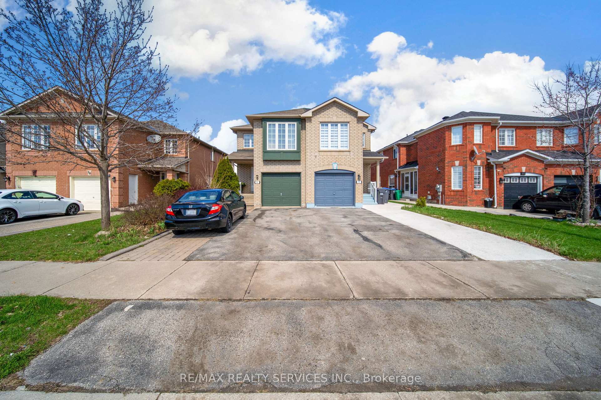 81 Roadmaster Lane Brampton Ontario Canada Sale residential Harpreet Dhillon RE/MAX Realty Services Inc., Brokerage*