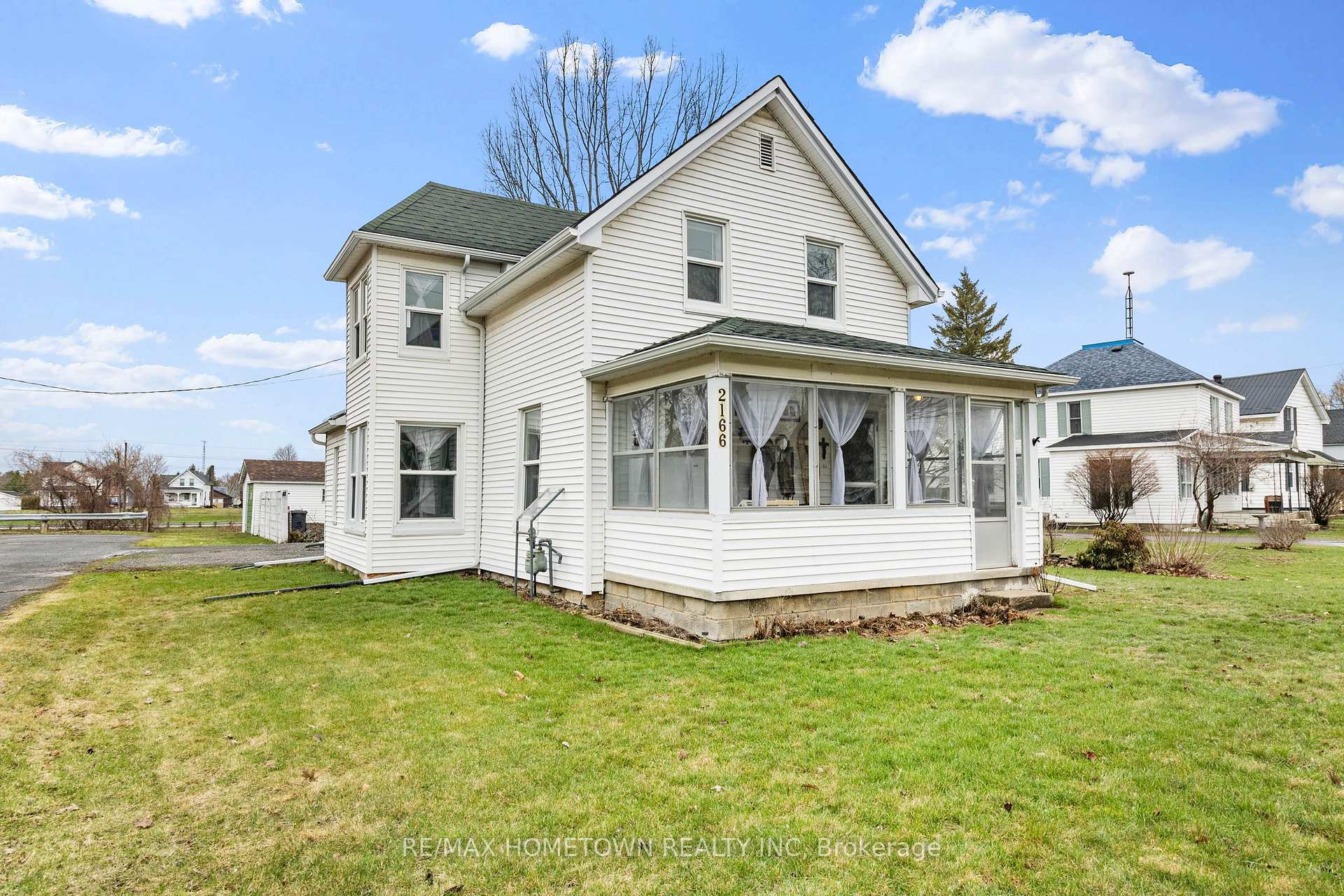 2166 Dundas Street Edwardsburgh/Cardinal Ontario Canada Sale residential Lea Wouters Right at Home Realty, Brokerage*