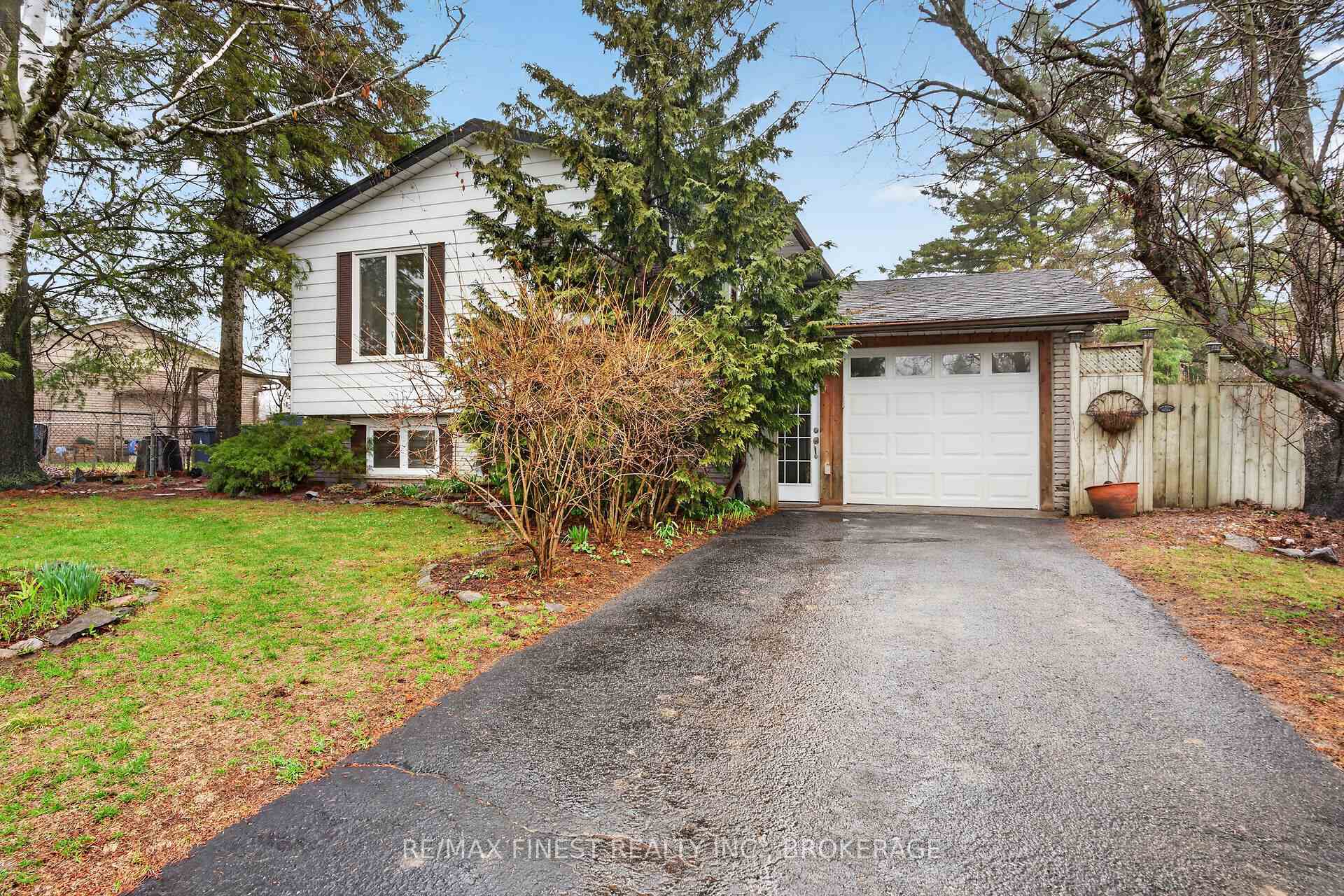 798 Danbury Road Kingston Ontario Canada Sale residential Mark Pruefer Sutton Group - Masters Realty Inc., Brokerage*