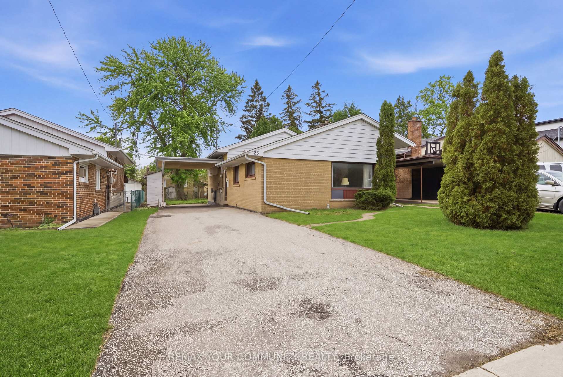 25 Fordwich Crescent Toronto Ontario Canada Sale residential Charles Francis Re/Max Your Community Realty, Brokerage*