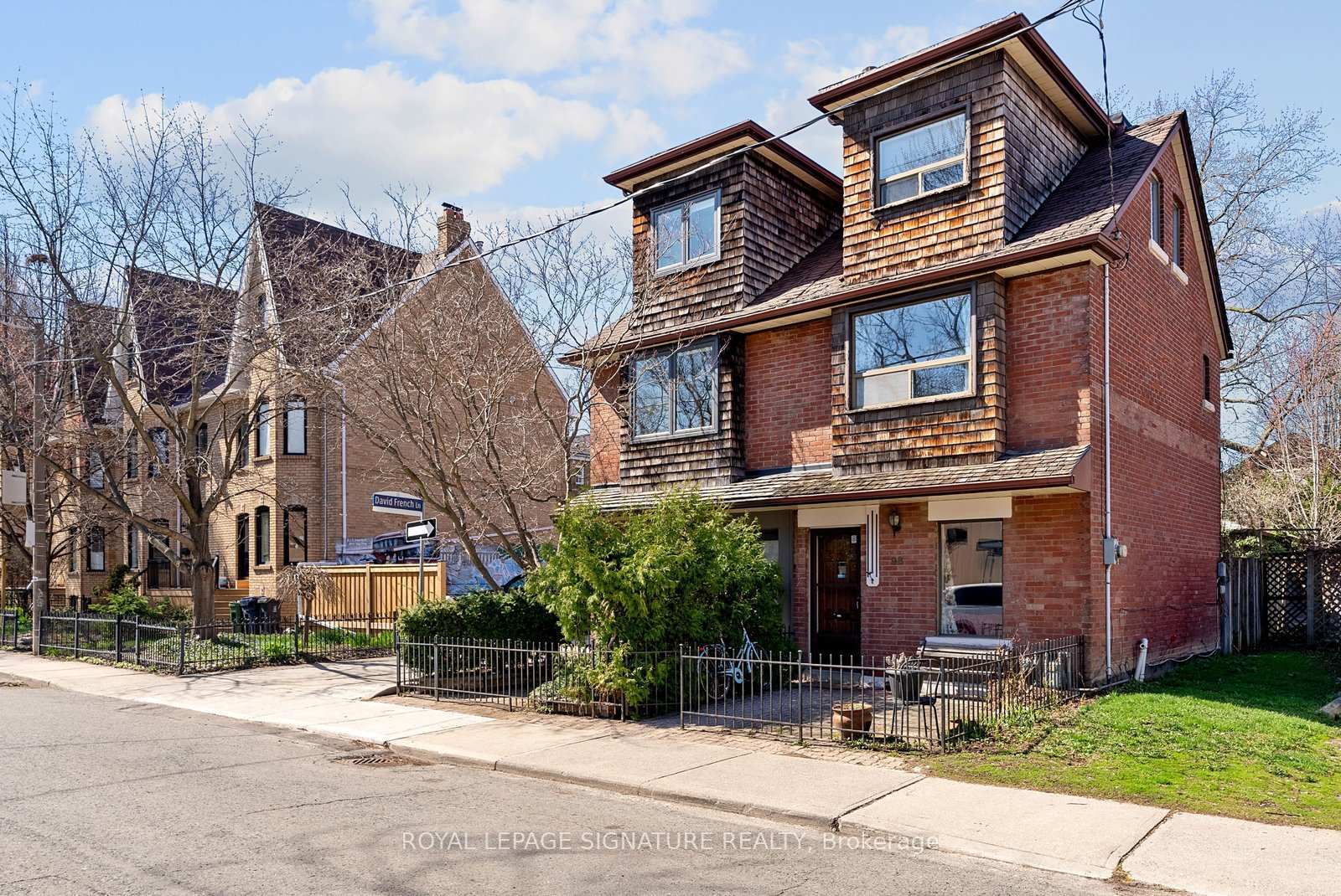 100 Sussex Avenue Toronto Ontario Canada Sale residential MNG Team HomeLife/ROMANO Realty Ltd., Brokerage