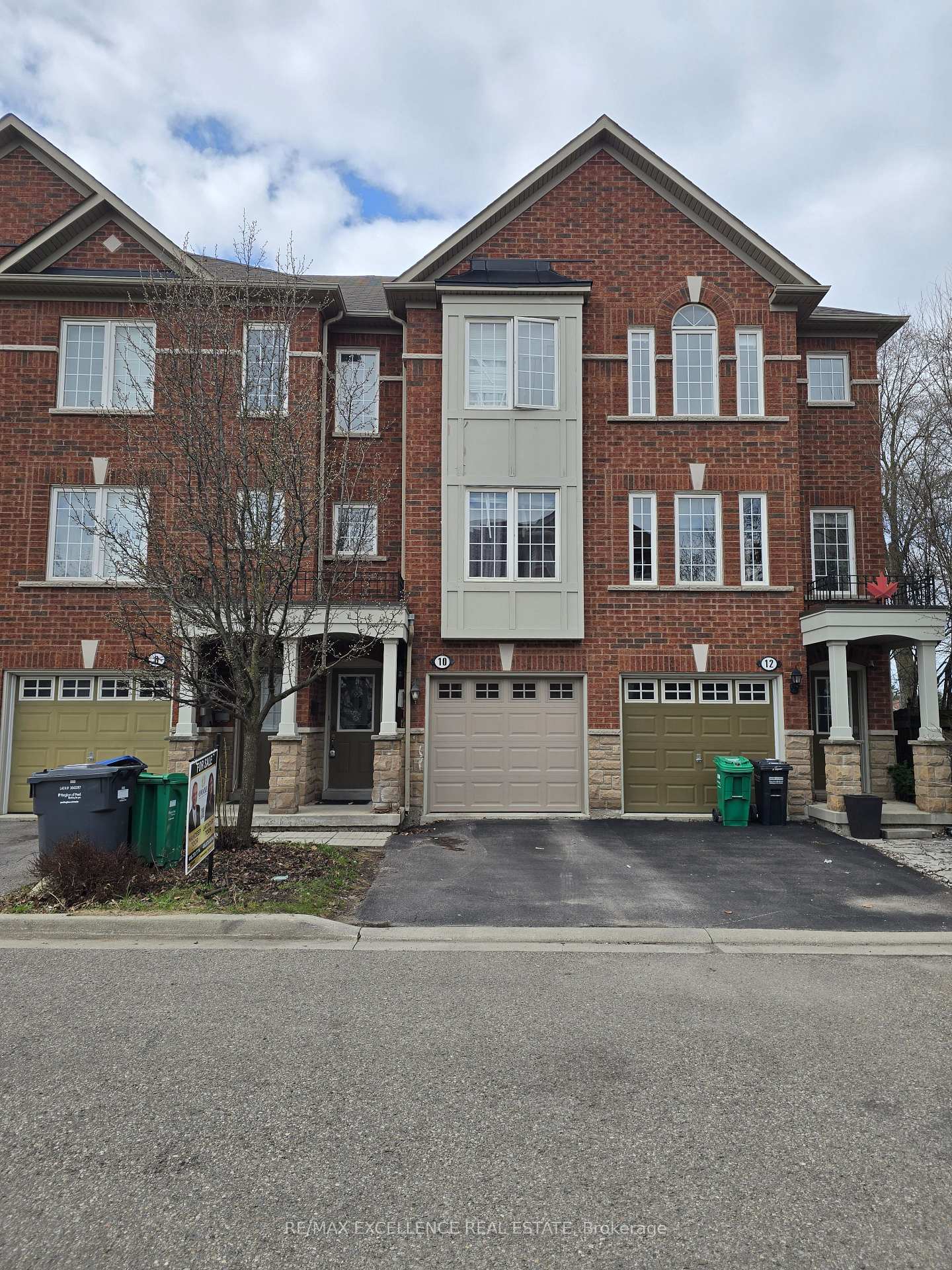 10 Sand Wedge Lane Brampton Ontario Canada Sale residential Guru Saraf Right at Home Realty, Brokerage*