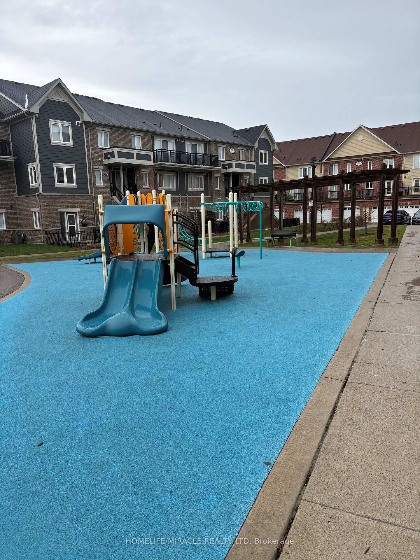 121 - 250 Sunny Meadow Boulevard Brampton Ontario Canada Rent residential Navdeep Gill HomeLife/Miracle Realty Ltd, Brokerage *