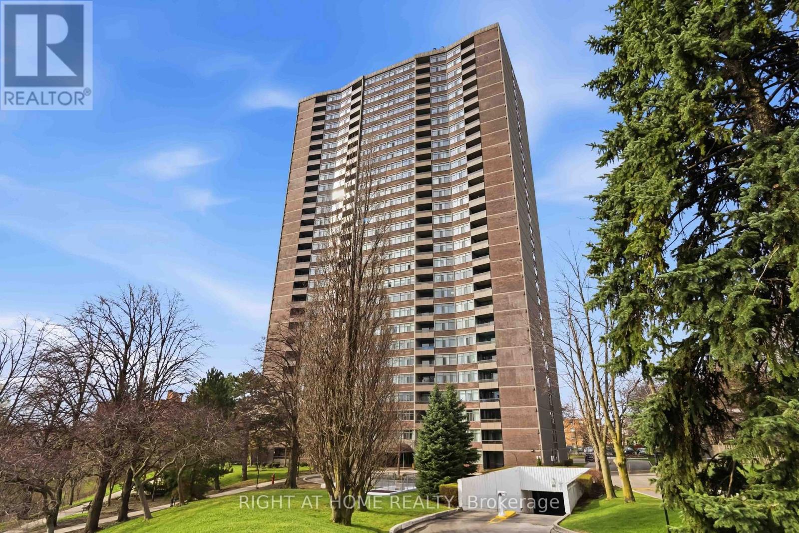 2107 - 3100 Kirwin Avenue Mississauga Ontario Canada Sale residential OWAIS GHANI Royal Lepage Certified Realty, Brokerage*