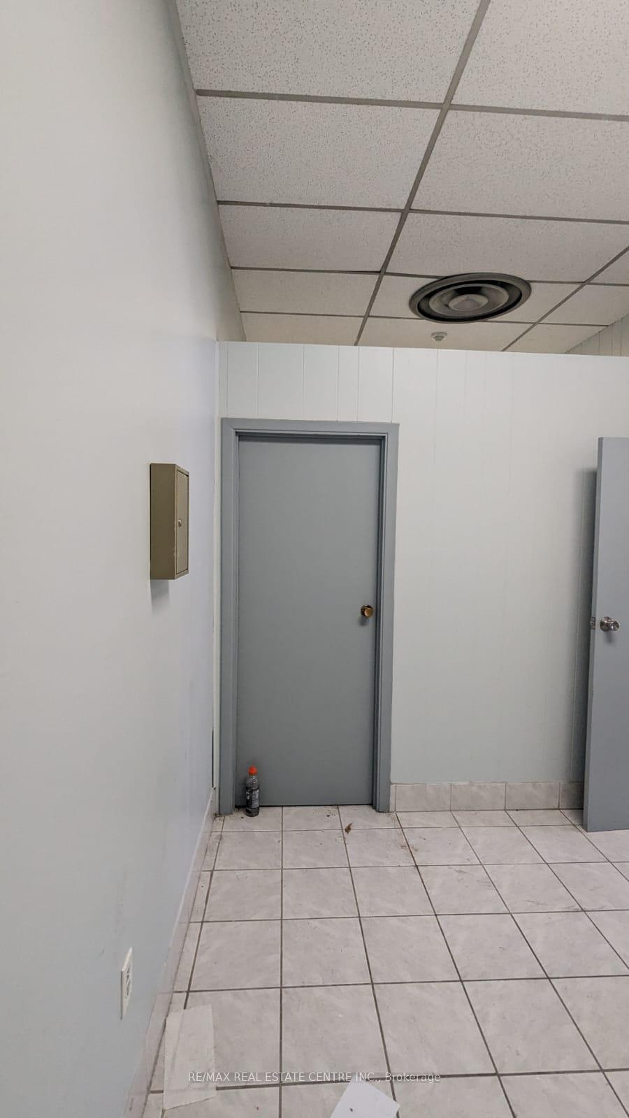 109 Lotherton Pathway Toronto Ontario Canada Lease commercial Vik Mehmi RE/MAX Real Estate Centre Inc., Brokerage *