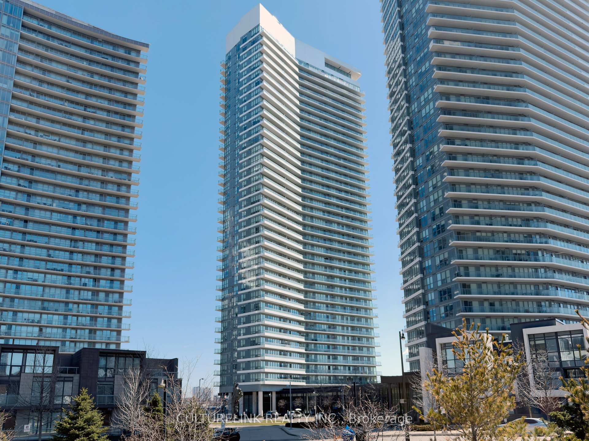 2008 - 117 McMahon Drive Toronto Ontario Canada Sale residential MNG Team HomeLife/ROMANO Realty Ltd., Brokerage