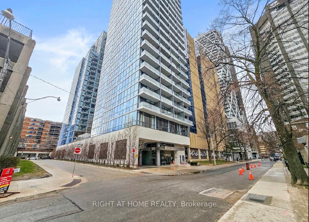 2011 - 210 SIMCOE Street Toronto Ontario Canada Sale residential Jari Qudrat Right at Home Realty, Brokerage*