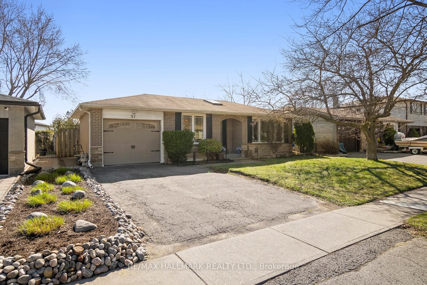 37 Lewin Crescent Ajax Ontario Canada Sale residential   HOMELIFE DISTRICT REALTY, Brokerage*