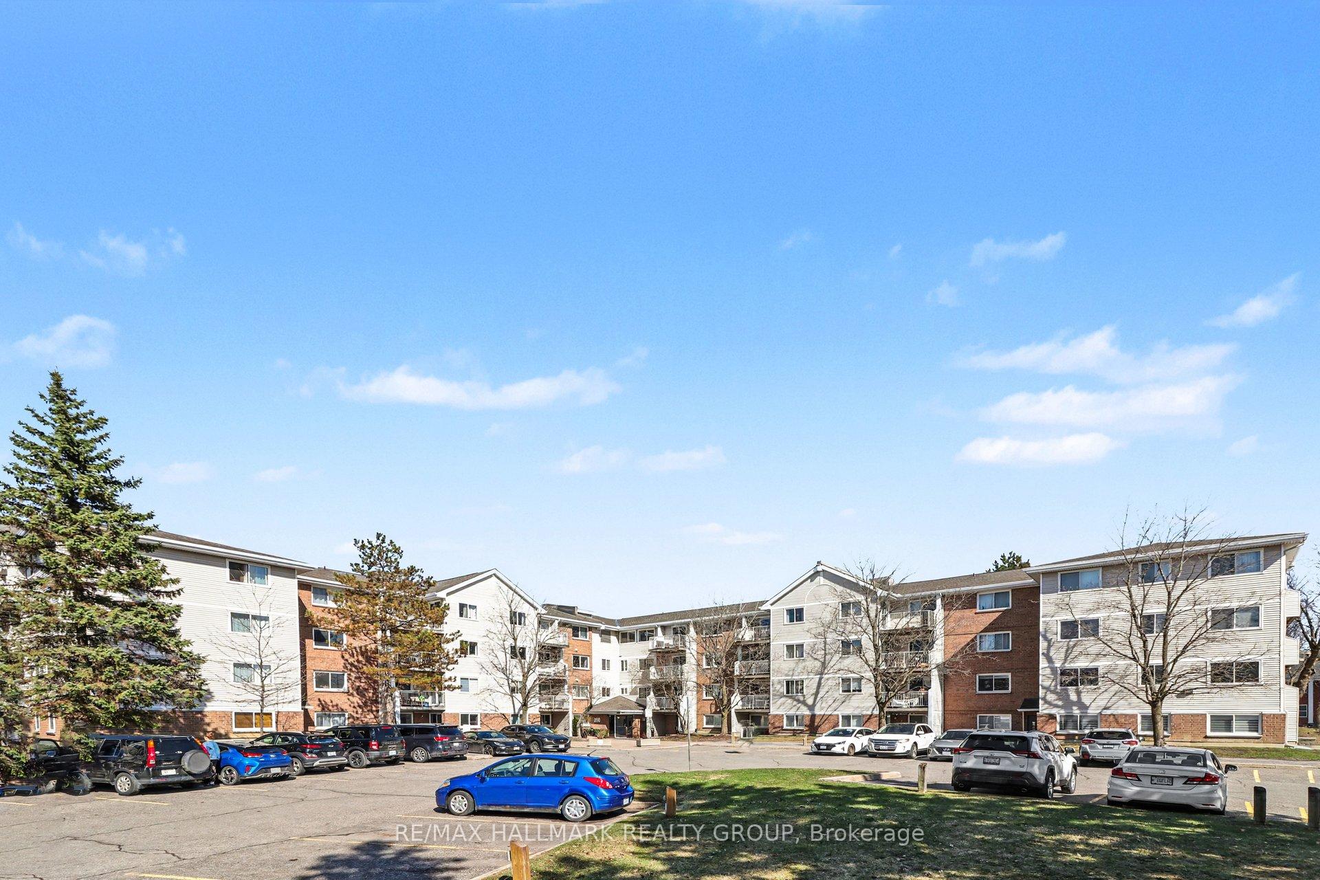 312 - 280 Brittany Drive Ottawa Ontario Canada Sale residential Hisham Abdalla Royal Star Realty Inc., Brokerage*