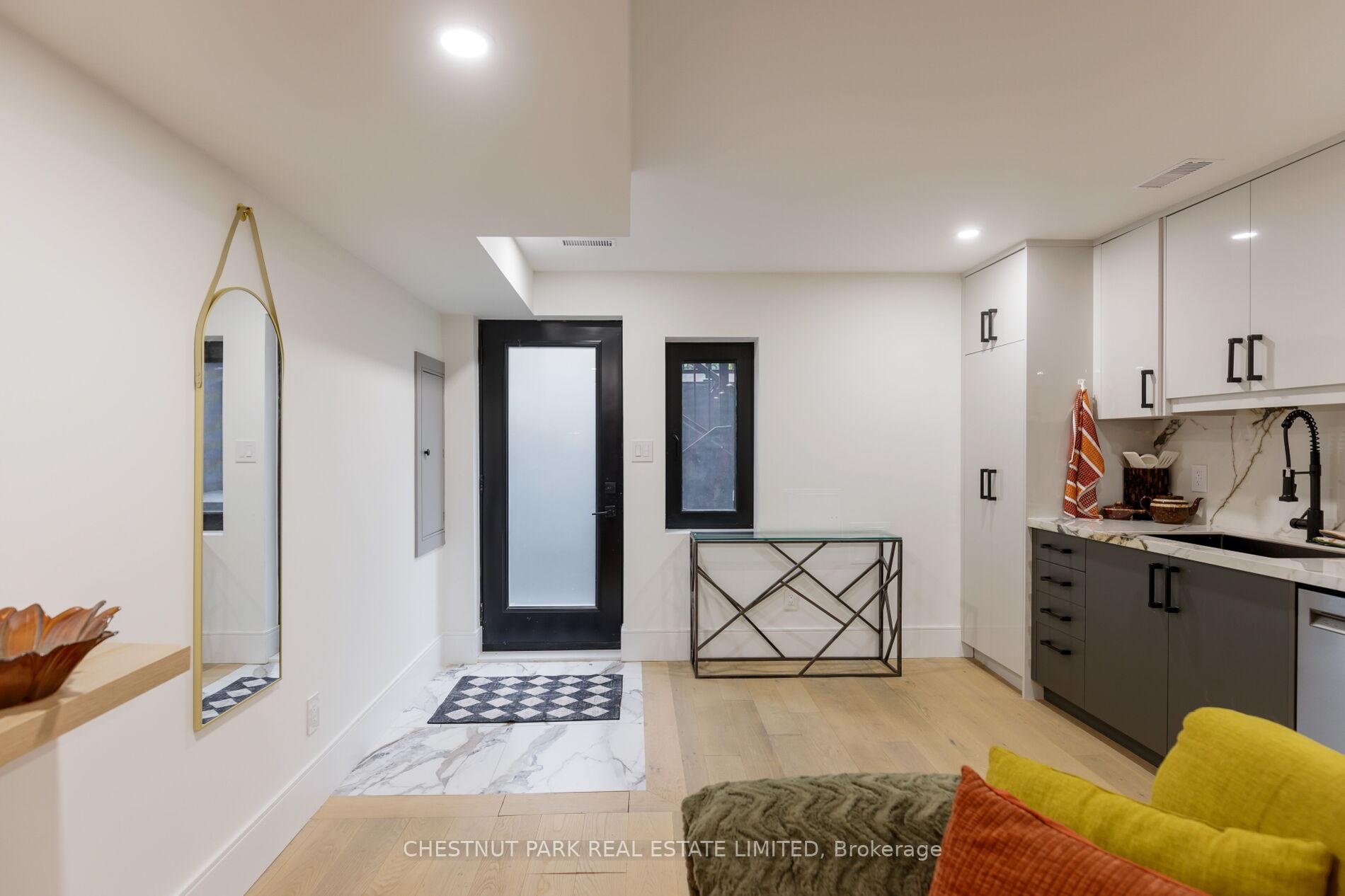 5 Bedroom Single Family Home/House's Image 41