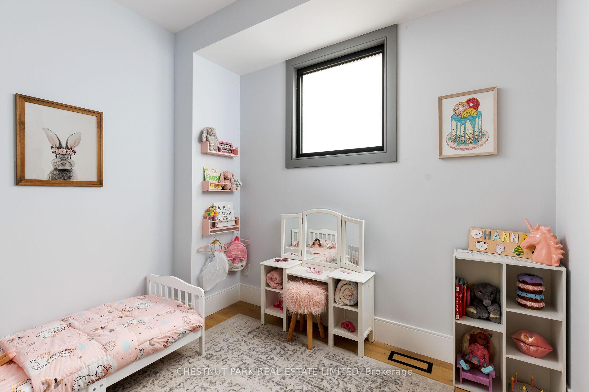 5 Bedroom Single Family Home/House's Image 35