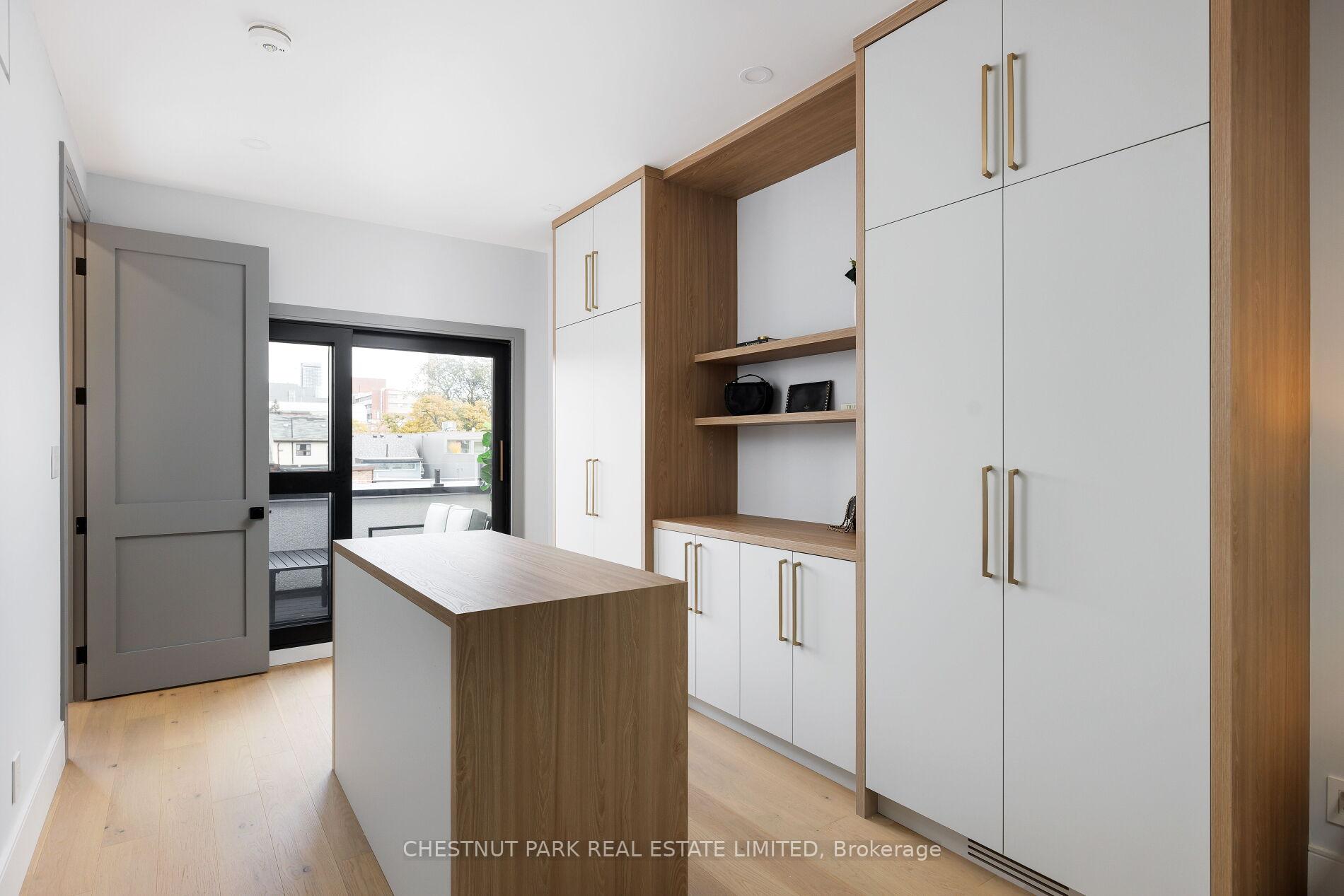 5 Bedroom Single Family Home/House's Image 27