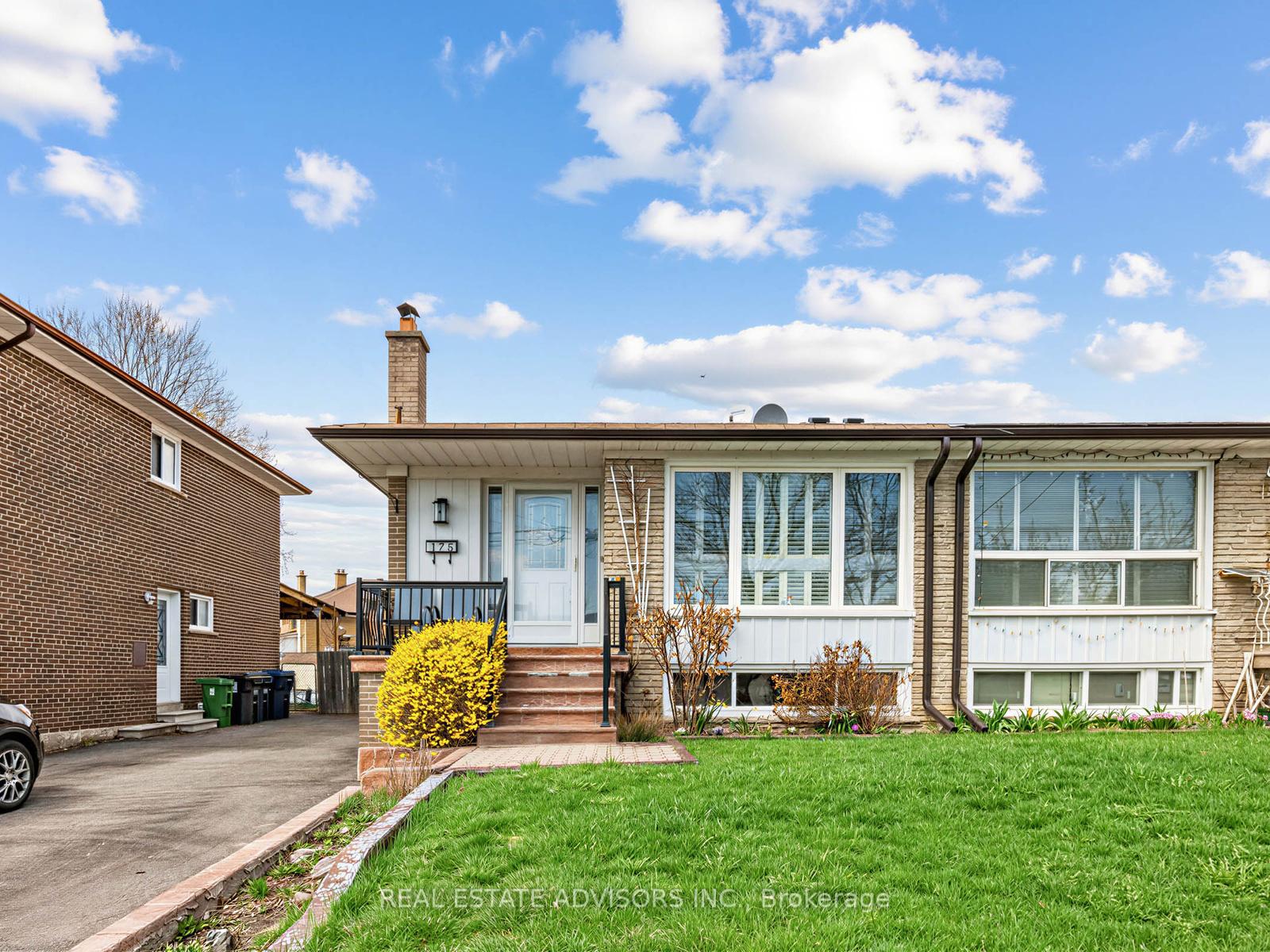 175 Lindylou Road Toronto Ontario Canada Sale residential Daniel Molina Real Estate Advisors Inc., Brokerage *