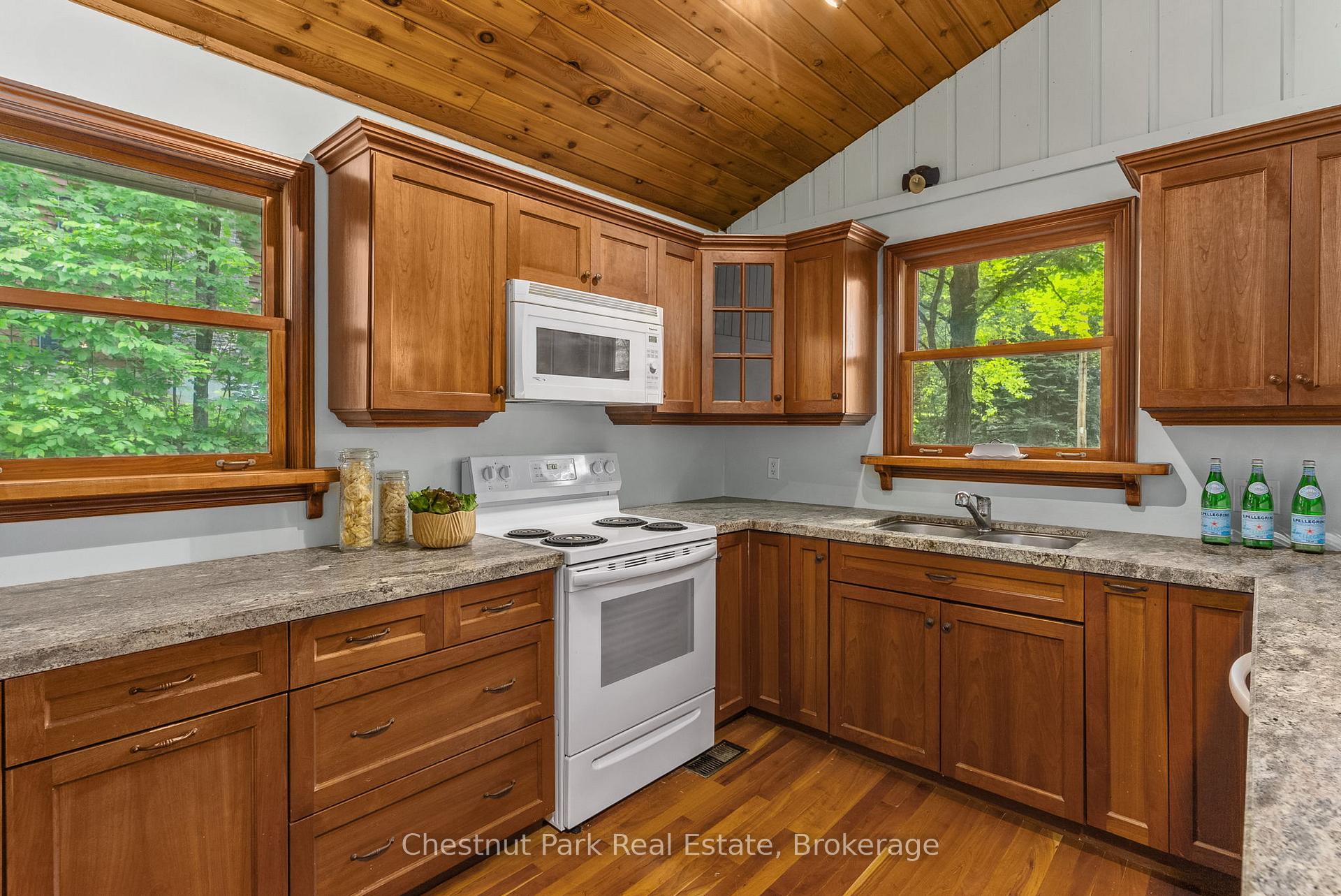 3 Bedroom Single Family Home/House's Image 7
