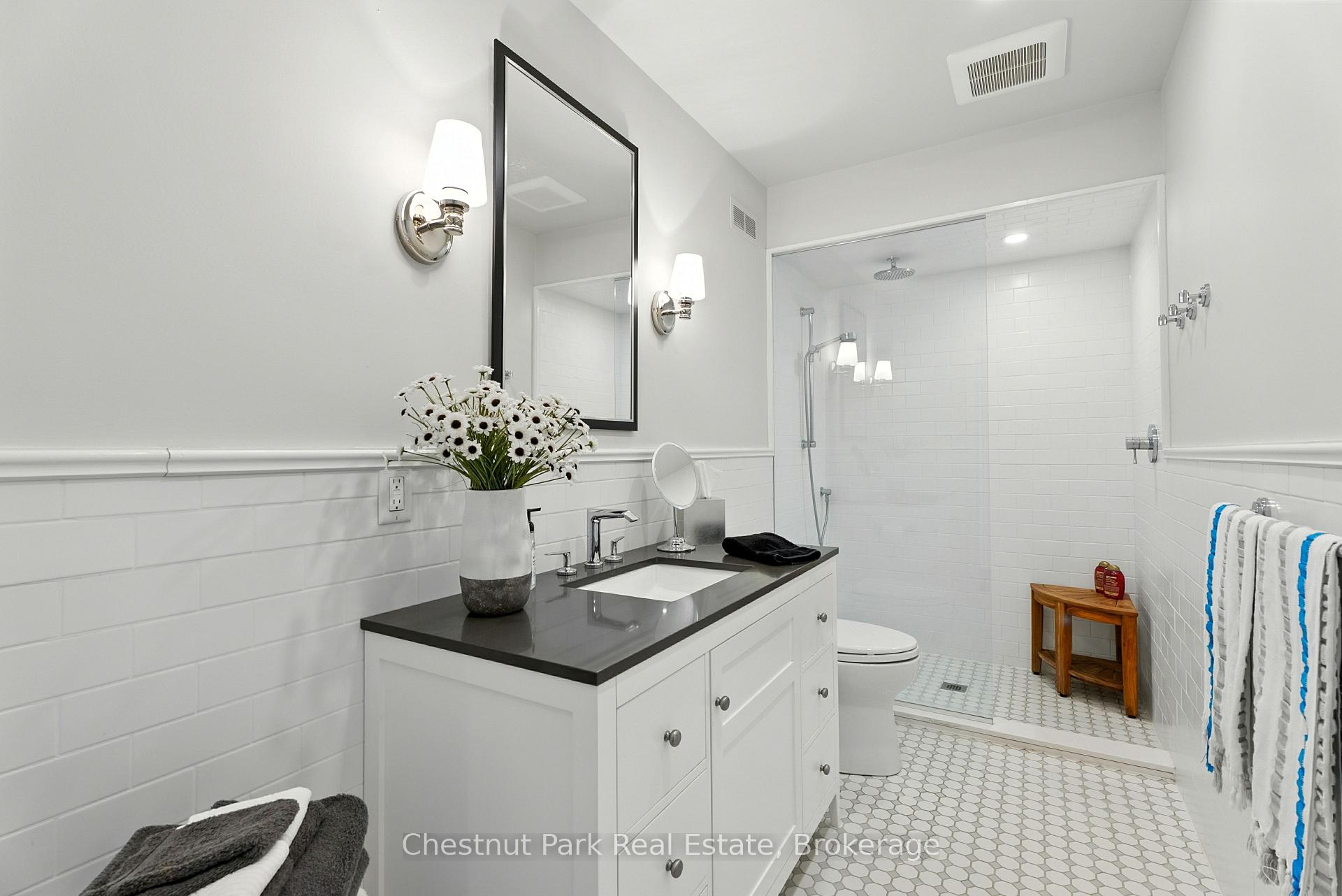 5 Bedroom Single Family Home/House's Image 24