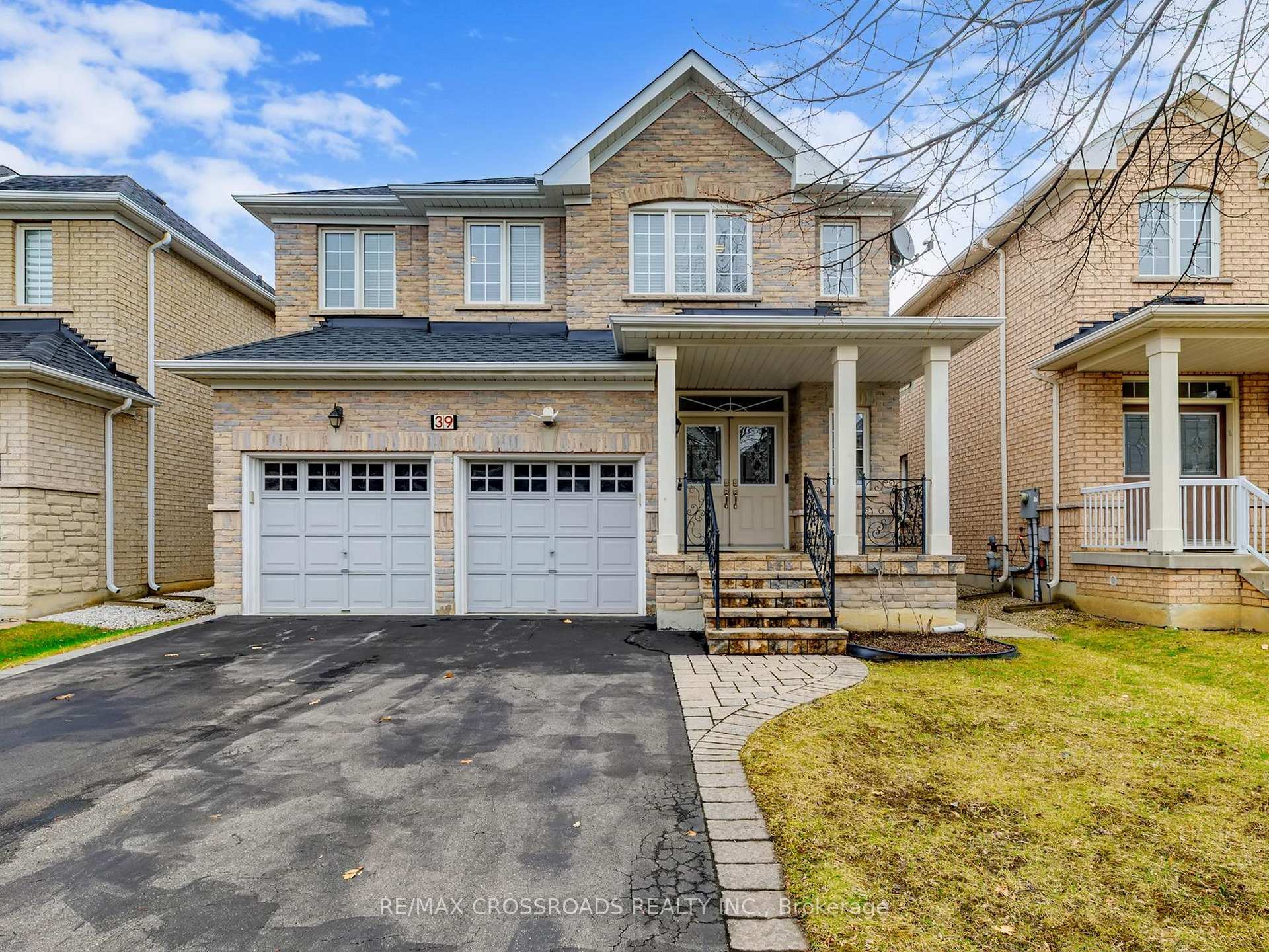 39 Pantano Drive Vaughan Ontario Canada Sale residential Property Experts Group Stephanie Kong RE/MAX CROSSROADS REALTY INC. Brokerage*