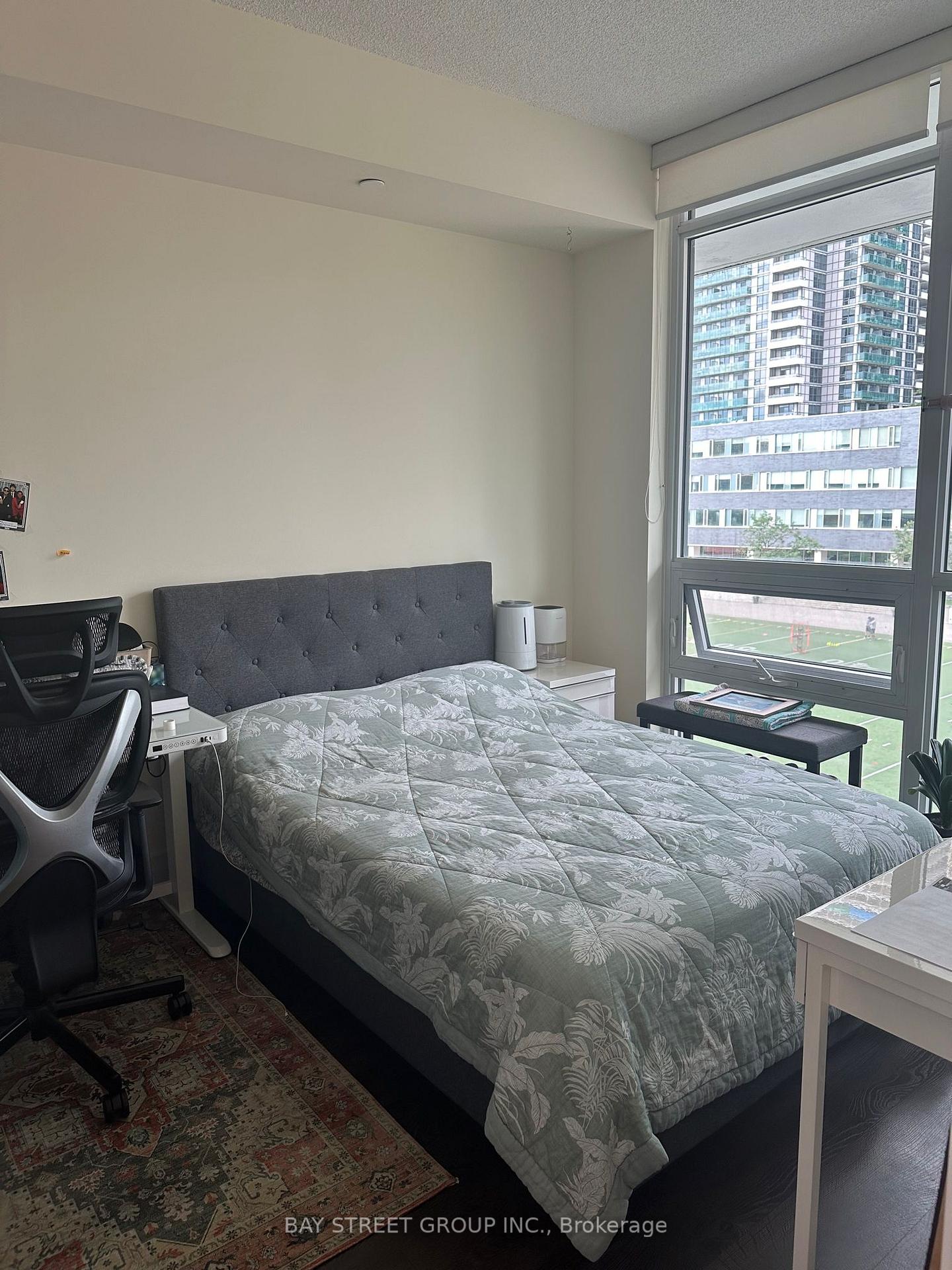 417 - 30 Roehampton Avenue Toronto Ontario Canada Rent residential Hafeez Imran Bay Street Group Inc., Brokerage*
