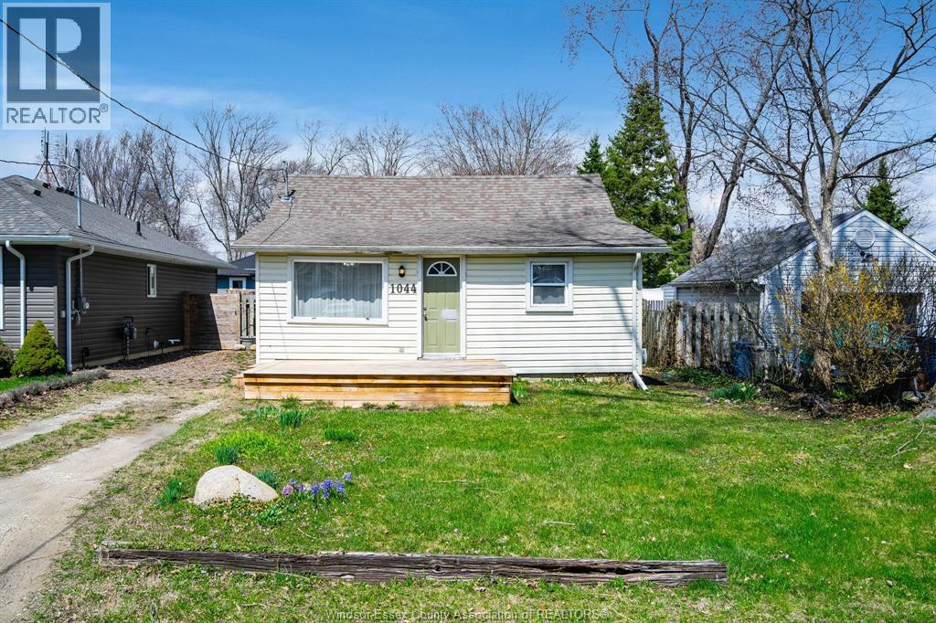 1044 Birch AVENUE Kingsville Ontario Canada Sale residential Nevena Malivuk Right at Home Realty, Brokerage*
