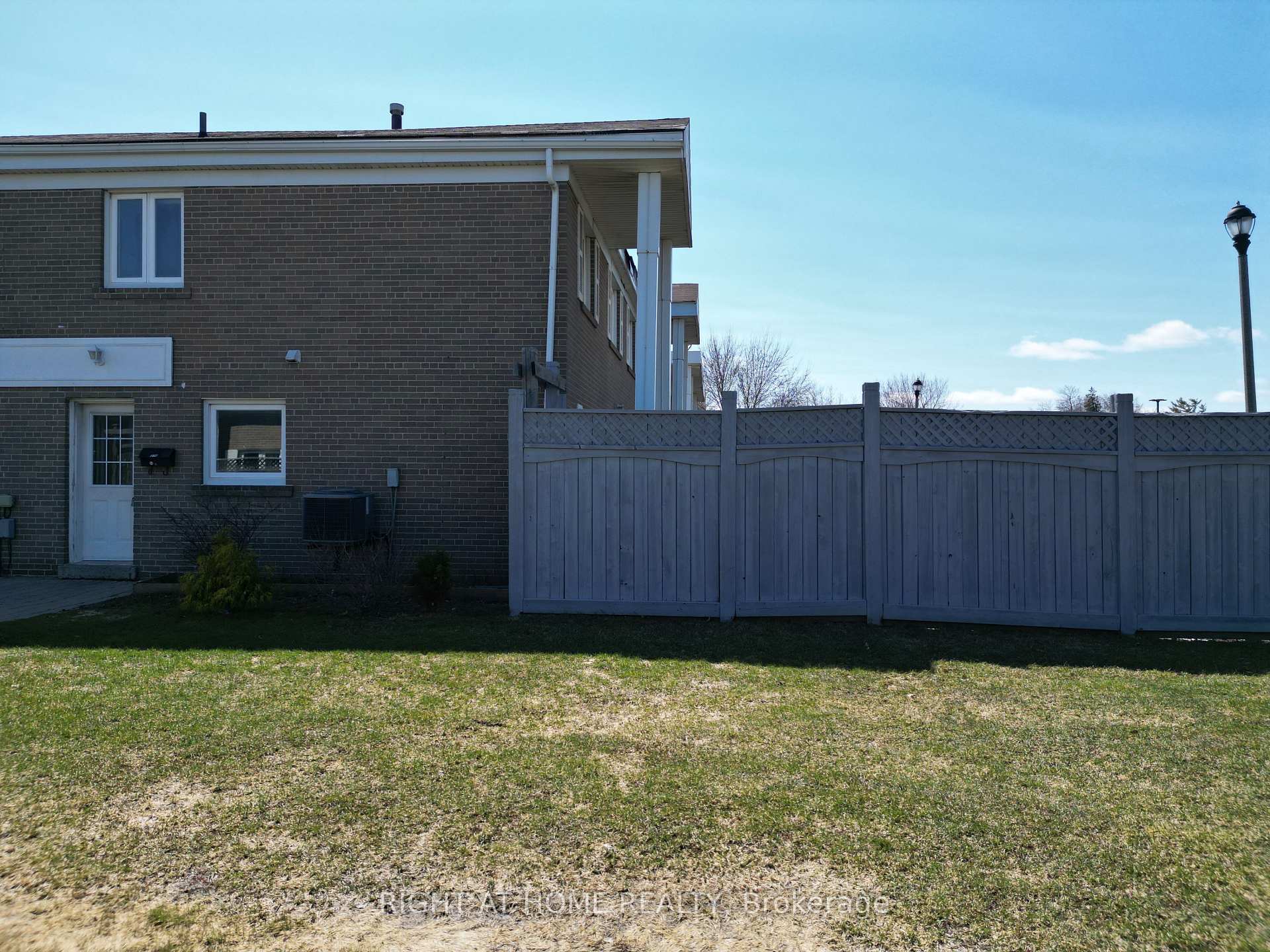 270 Town House Crescent Brampton Ontario Canada Sale residential Anita Mehra Right at Home Realty, Brokerage*