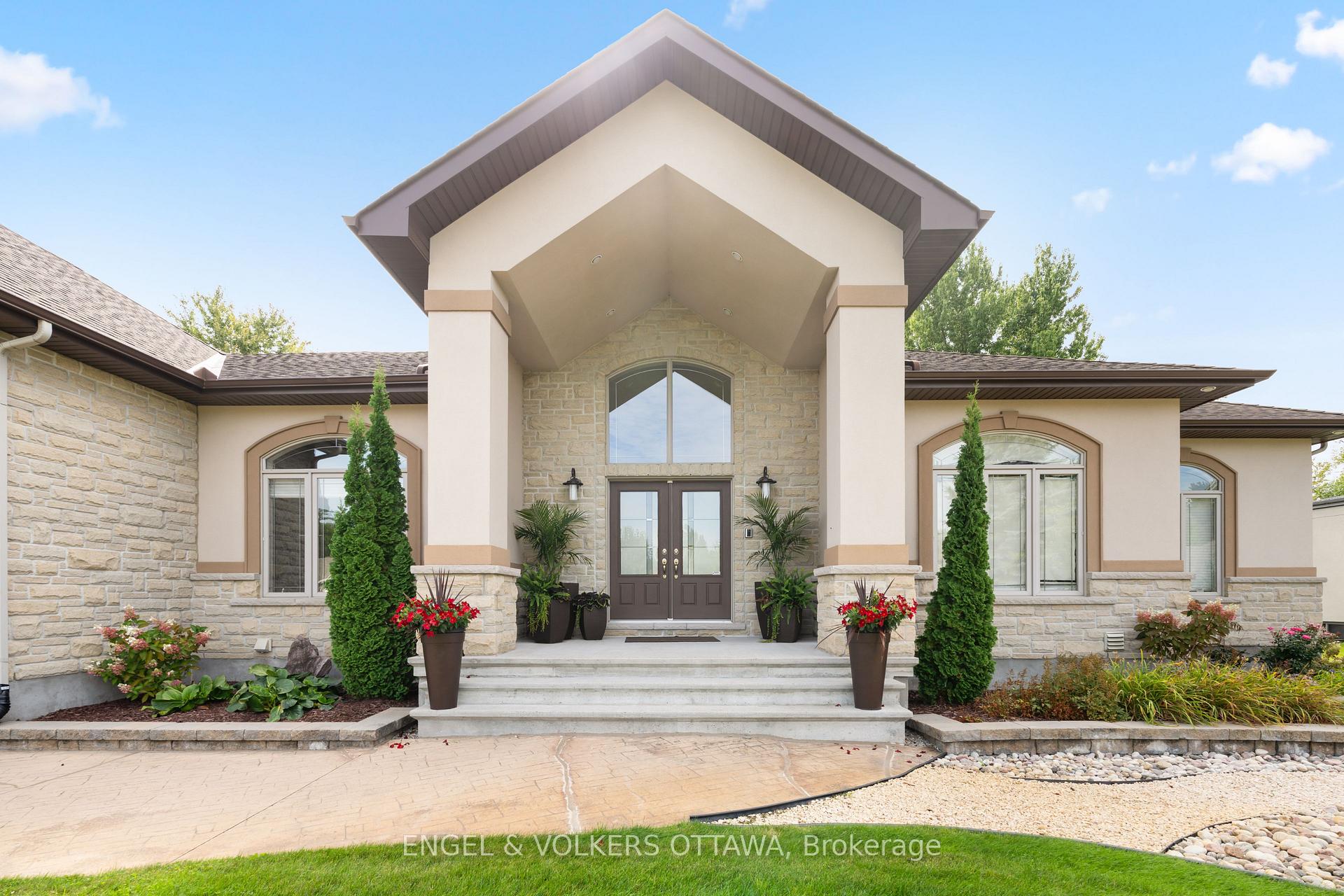 6652 Pebble Trail Way Ottawa Ontario Canada Sale residential Hisham Abdalla Royal Star Realty Inc., Brokerage*