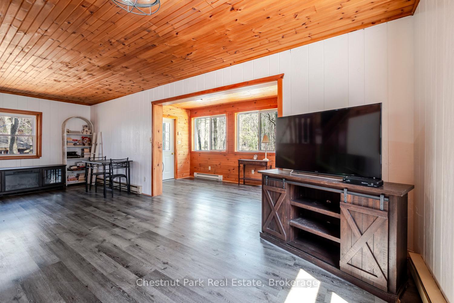 3 Bedroom Single Family Home/House's Image 4