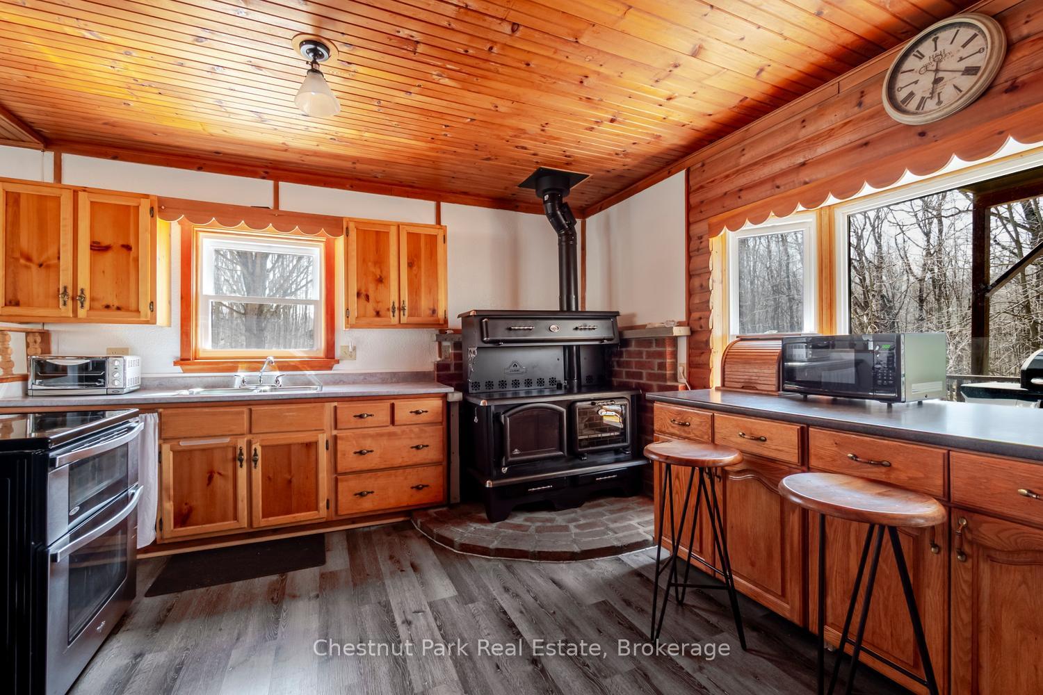 3 Bedroom Single Family Home/House's Image 8