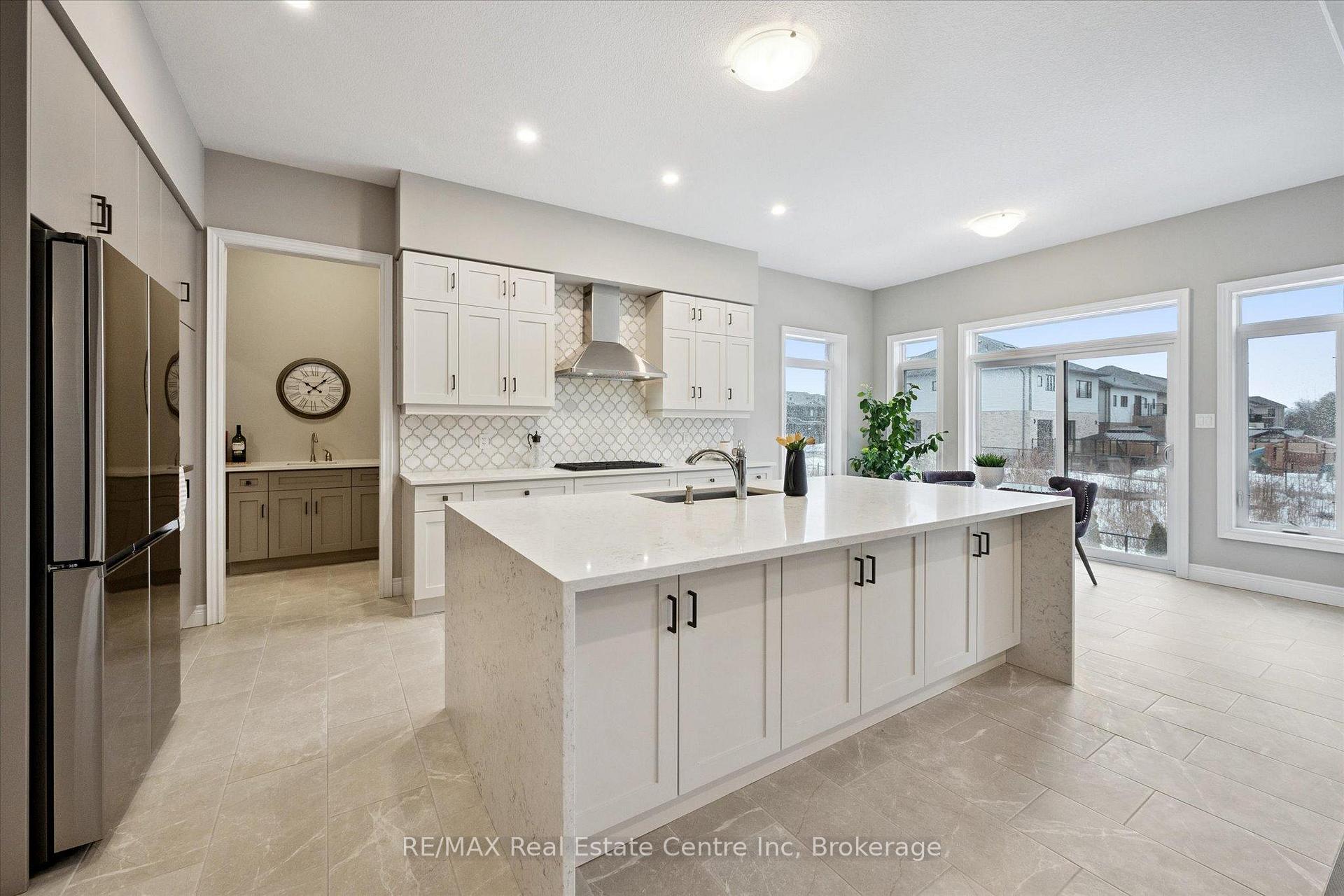 187 Ambrous Crescent Guelph Ontario Canada Sale residential Nasib Thind RE/MAX Real Estate Centre Inc., Brokerage*