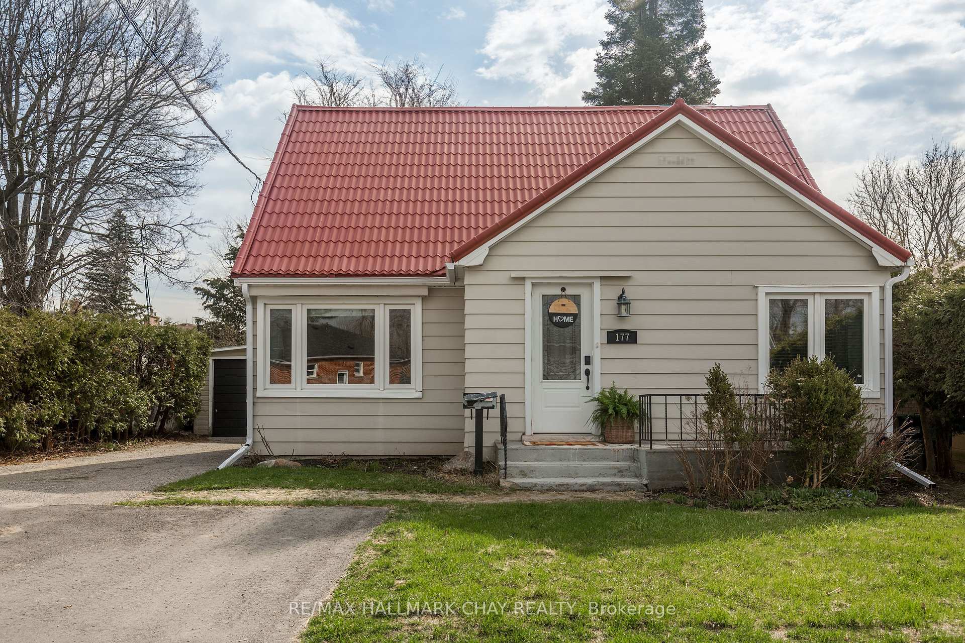 177 Duckworth Street Barrie Ontario Canada Sale residential Mark Leader RE/MAX Hallmark Chay Realty, Brokerage