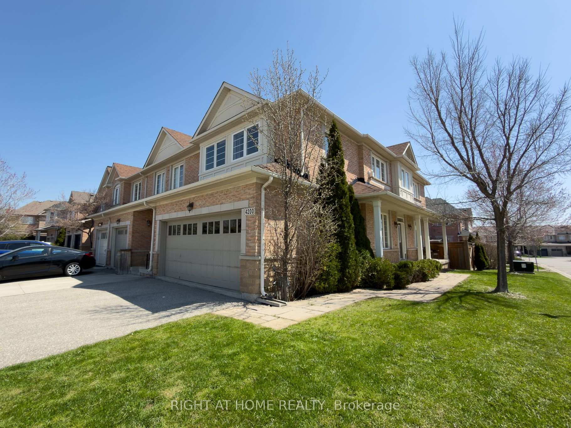 4200 Rawlins Common Burlington Ontario Canada Sale residential Phil Brown Right at Home Realty, Brokerage*
