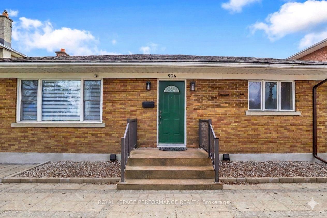 upper unit - 934 Smyth Road Ottawa Ontario Canada Rent residential Royal LePage Performance Realty, Brokerage *