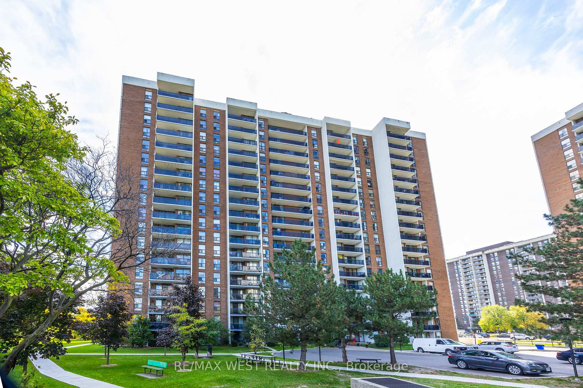 407 - 21 Knightsbridge Road Brampton Ontario Canada Sale residential KISHAN SHAH RE/MAX Real Estate Centre Inc., Brokerage *