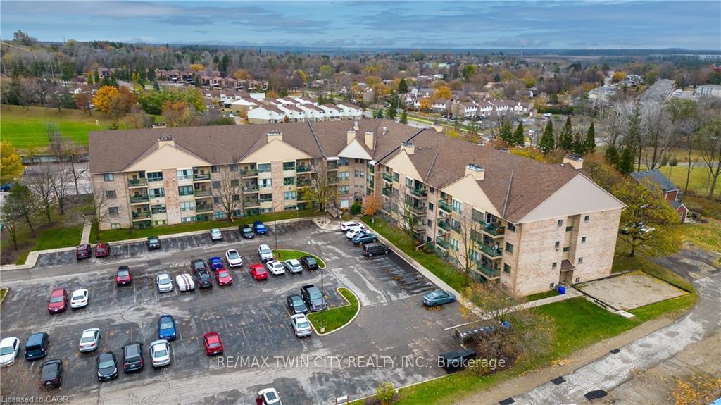 318 - 15 Hofstetter Avenue Kitchener Ontario Canada Sale residential Frieda Kotsopoulos RE/MAX Twin City Realty Inc., Brokerage *
