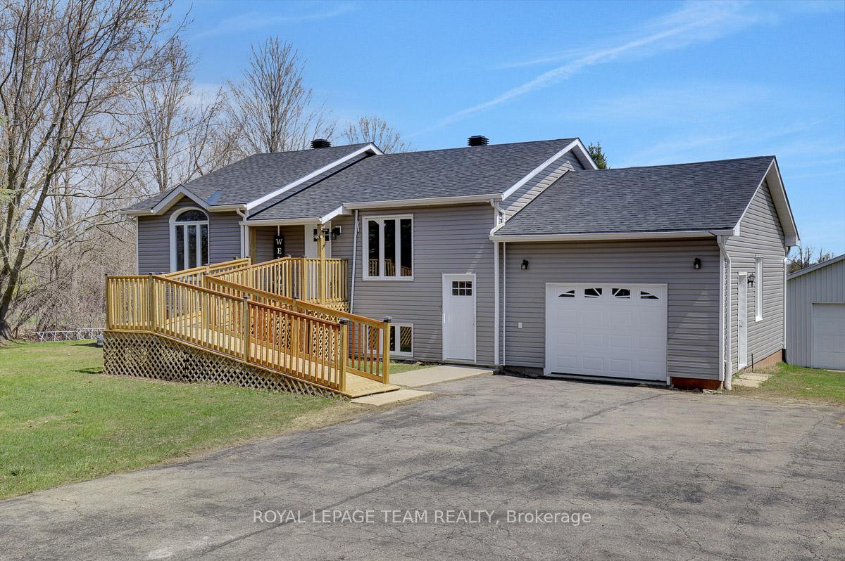 8055 County Rd. 44 Road Edwardsburgh/Cardinal Ontario Canada Sale residential Lea Wouters Right at Home Realty, Brokerage*
