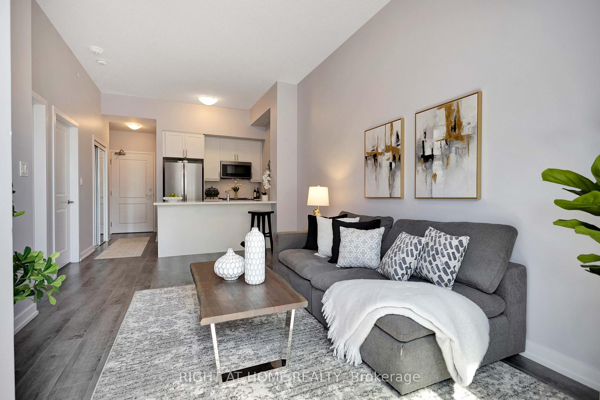 519 - 470 Dundas Street E Hamilton Ontario Canada Sale residential Yama Saighani Kingsway Real Estate, Brokerage
