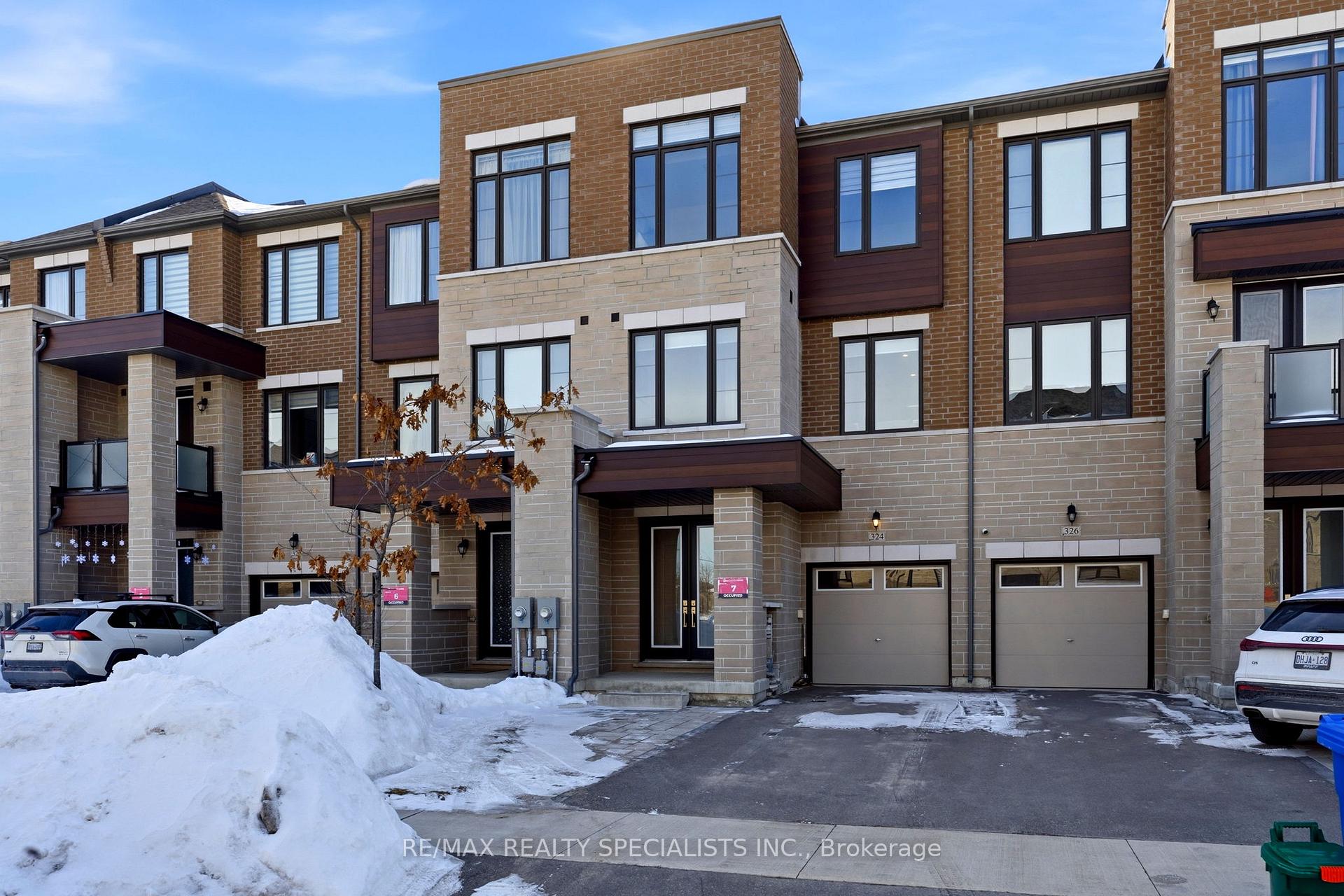 324 Laplante Street Newmarket Ontario Canada Sale residential Saahil Dang RE/MAX Realty Specialists Inc., Brokerage *