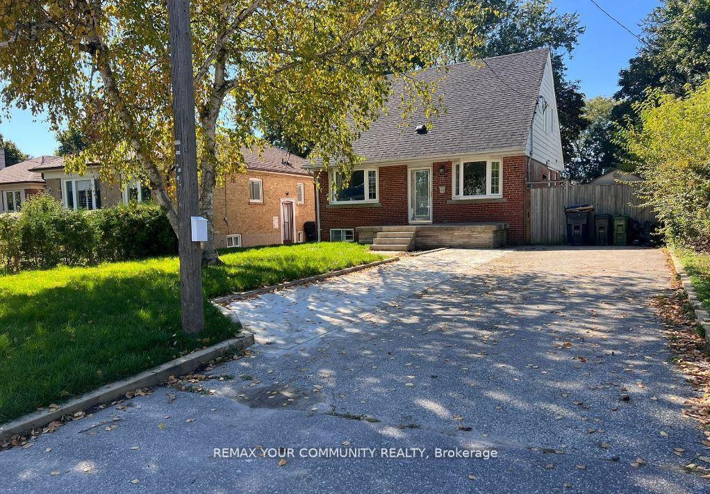 16 Robertsfield Crescent Toronto Ontario Canada Rent residential   HomeLife Galaxy Real Estate Ltd. Brokerage