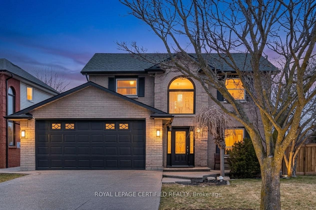 2197 Oakridge Crescent Burlington Ontario Canada Sale residential SHANNON MCCOUBREY RE/MAX Escarpment Realty Inc., Brokerage