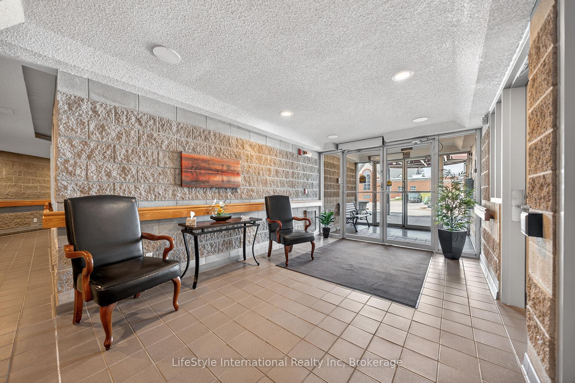 209 - 208 Silvercreek Parkway N Guelph Ontario Canada Sale residential Arthur Chan Lifestyle International Realty Inc., Brokerage